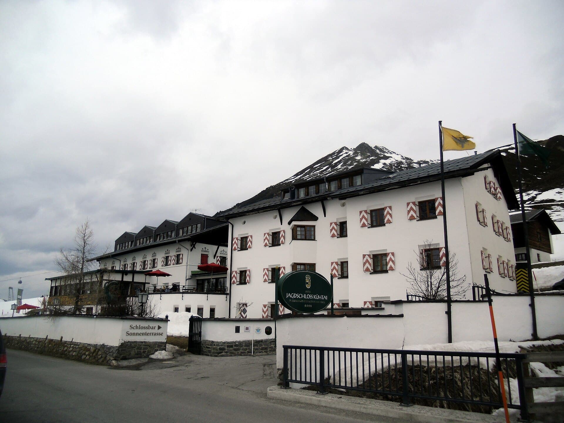 Jagdschloss Kühtai (via Wikimedia Commons, CC BY-SA 3.0 at)