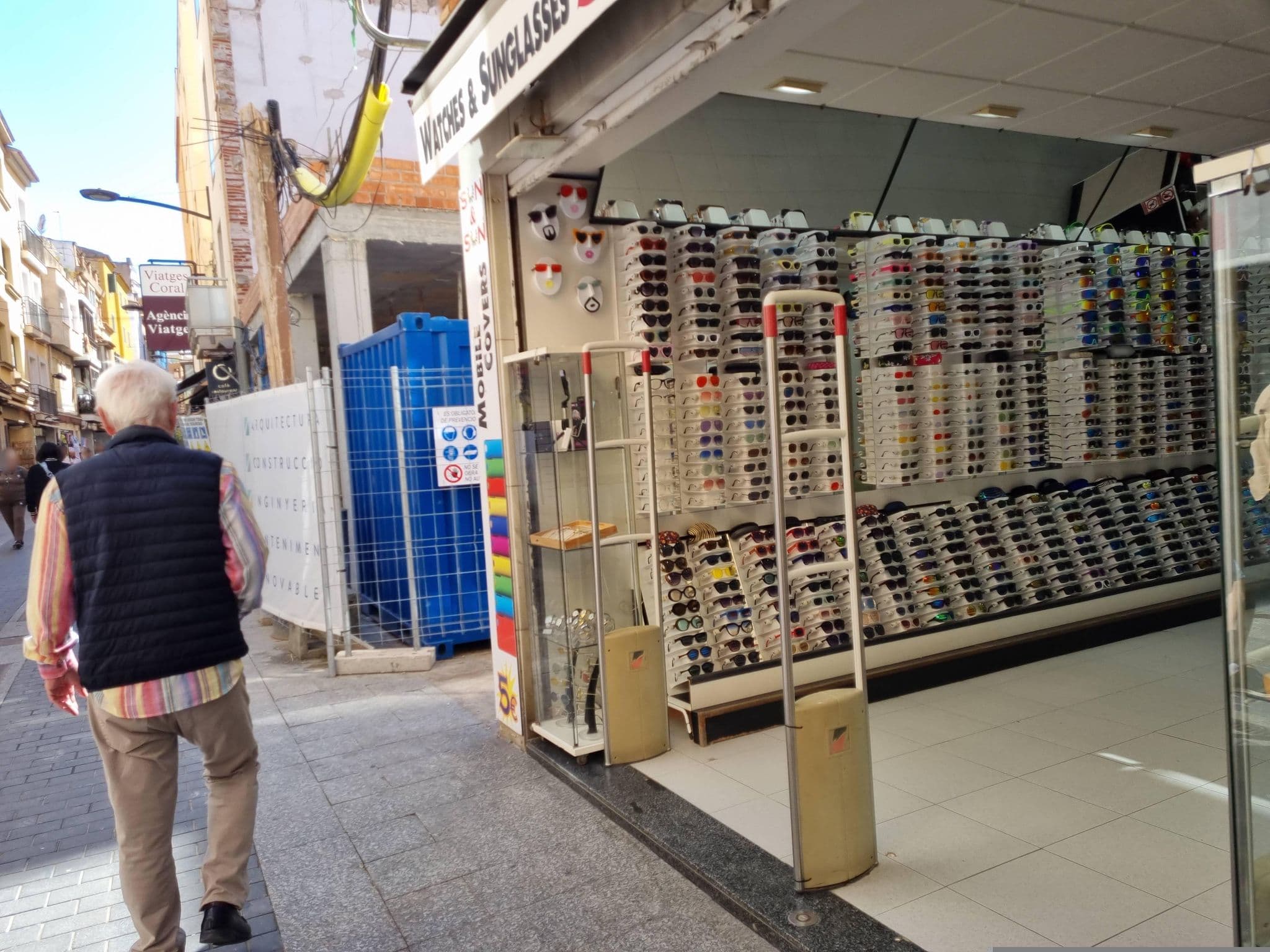 Street view near Breeze Apartaments, Lloret de Mar — © Franciscovalera (CC BY-SA · Mapillary)