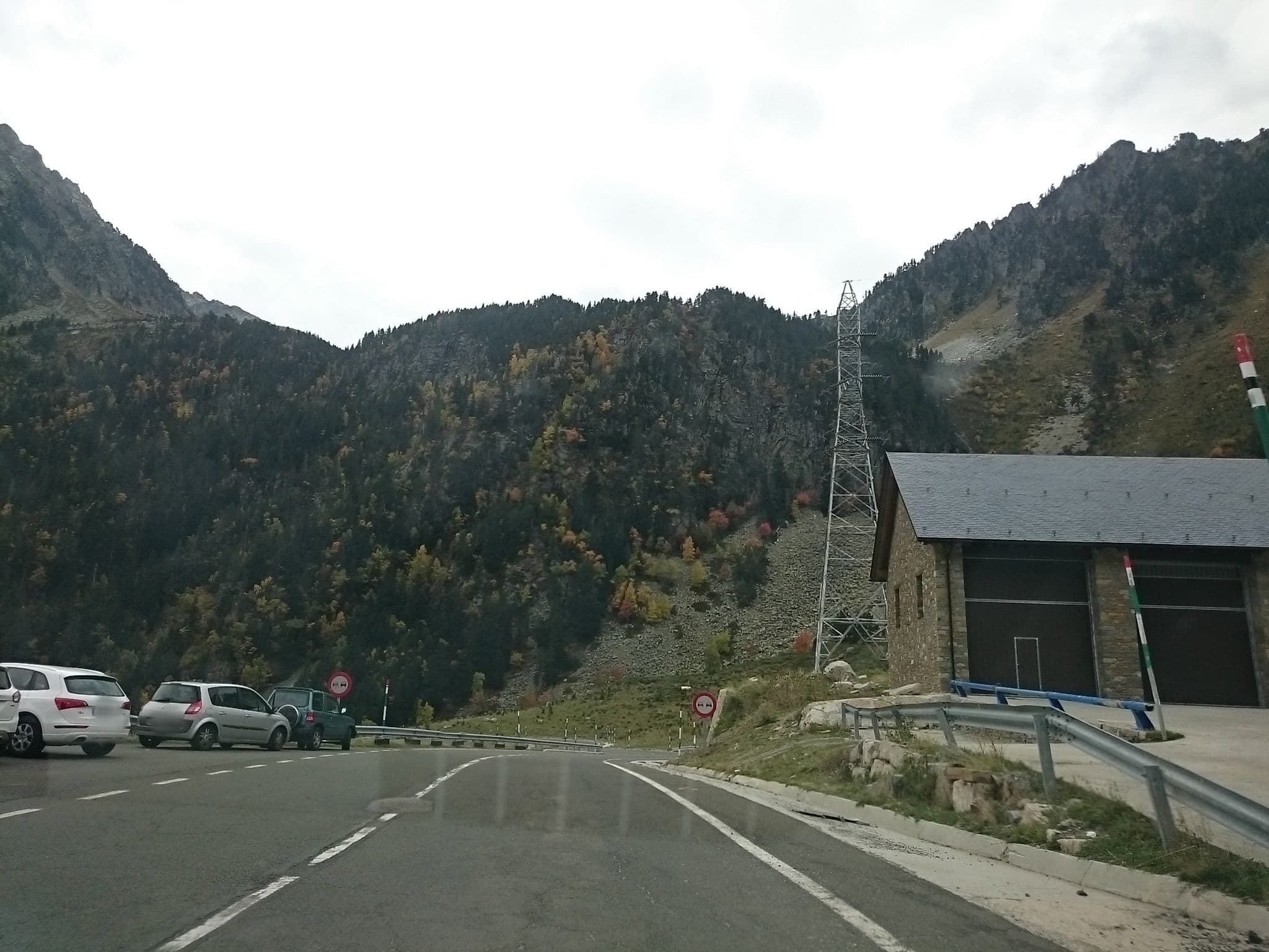 Street view near Els Avets, Vielha — © yopaseopor (CC BY-SA · Mapillary)