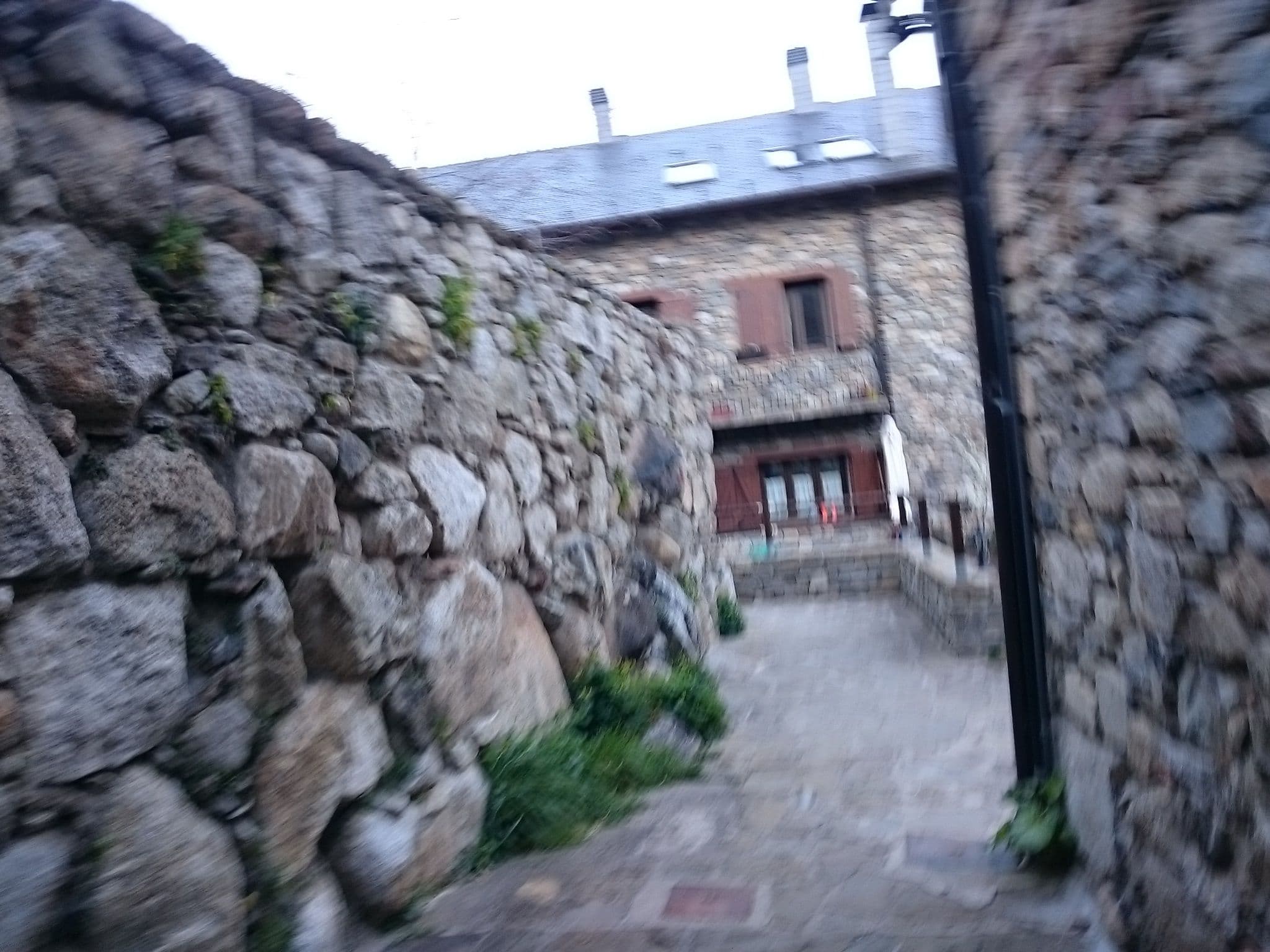 Street view near Casa Coll, el Pont de Suert — © bolosig (CC BY-SA · Mapillary)
