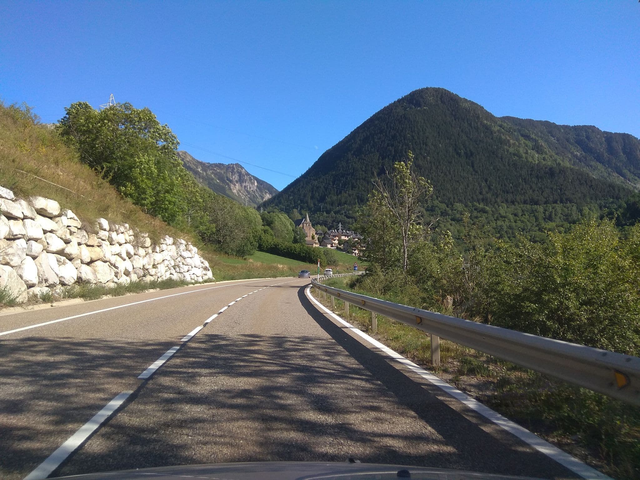 Street view near Hostau Era Claverola, Vielha — © familiapicarol (CC BY-SA · Mapillary)