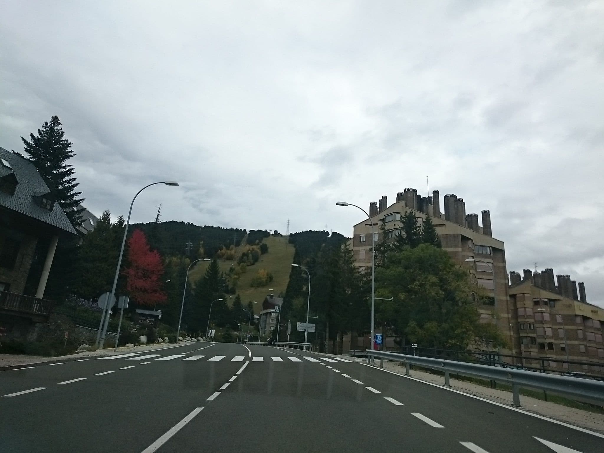 Street view near Val De Ruda in Baqueira Hotel Lleida, Vielha — © yopaseopor (CC BY-SA · Mapillary)