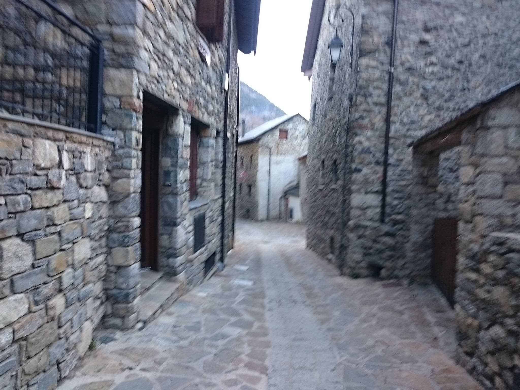 Street view near Els Arenys de Boi, el Pont de Suert — © bolosig (CC BY-SA · Mapillary)