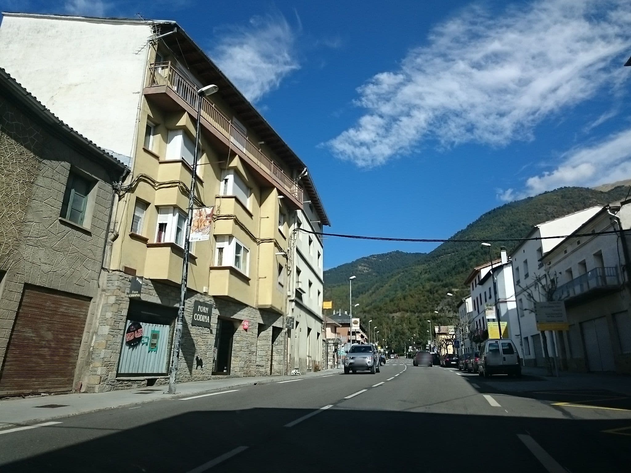 Street view near Turismo Ribagorzano, el Pont de Suert — © yopaseopor (CC BY-SA · Mapillary)