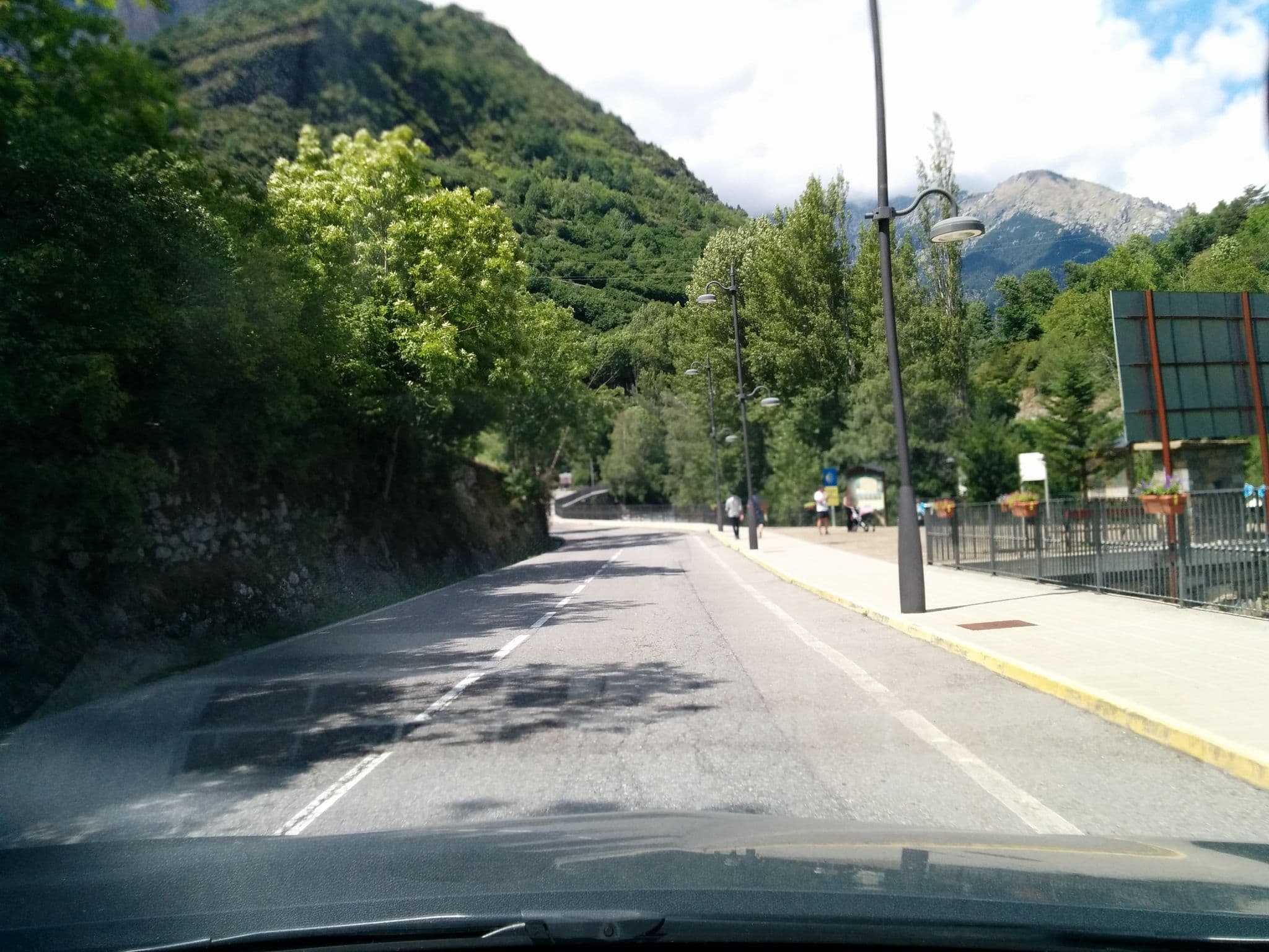 Street view near Hotel Bielsa, Benasque — © moktarama (CC BY-SA · Mapillary)
