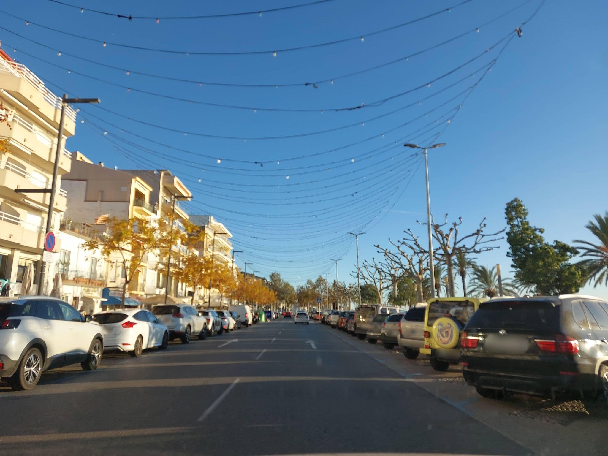 Street view near Agi Pi Sunyer Apartments, Roses — © 5rmft (CC BY-SA · Mapillary)