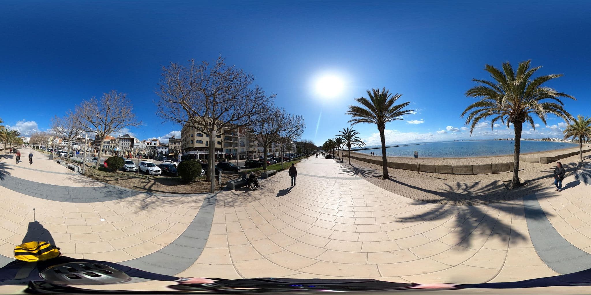 Street view near Hotel & Apartments 1935, Roses — © geovelo (CC BY-SA · Mapillary)
