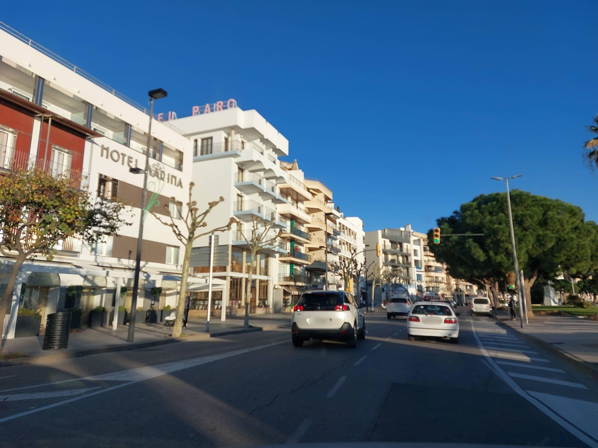 Street view near Rhodes 81, Roses — © 5rmft (CC BY-SA · Mapillary)