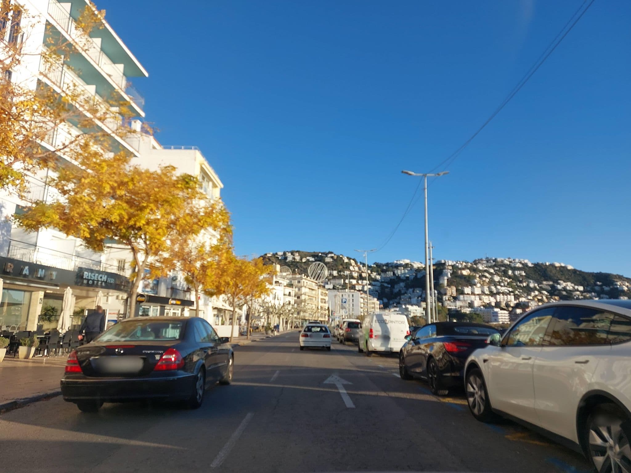 Street view near Restaurant Hotel Risech, Roses — © 5rmft (CC BY-SA · Mapillary)