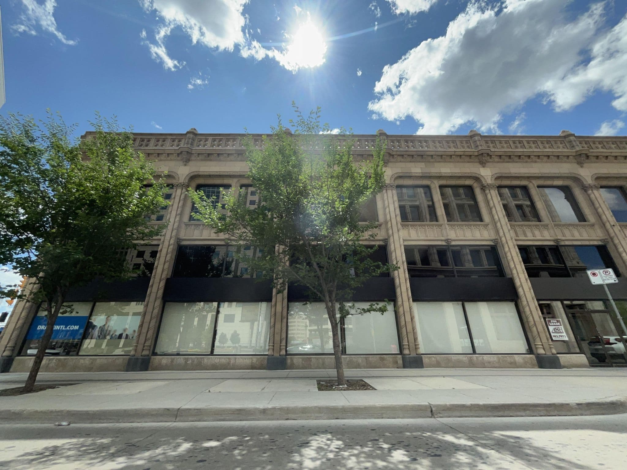 Street view near Villa Twin Palms, Winnipeg — © zpk (CC BY-SA · Mapillary)