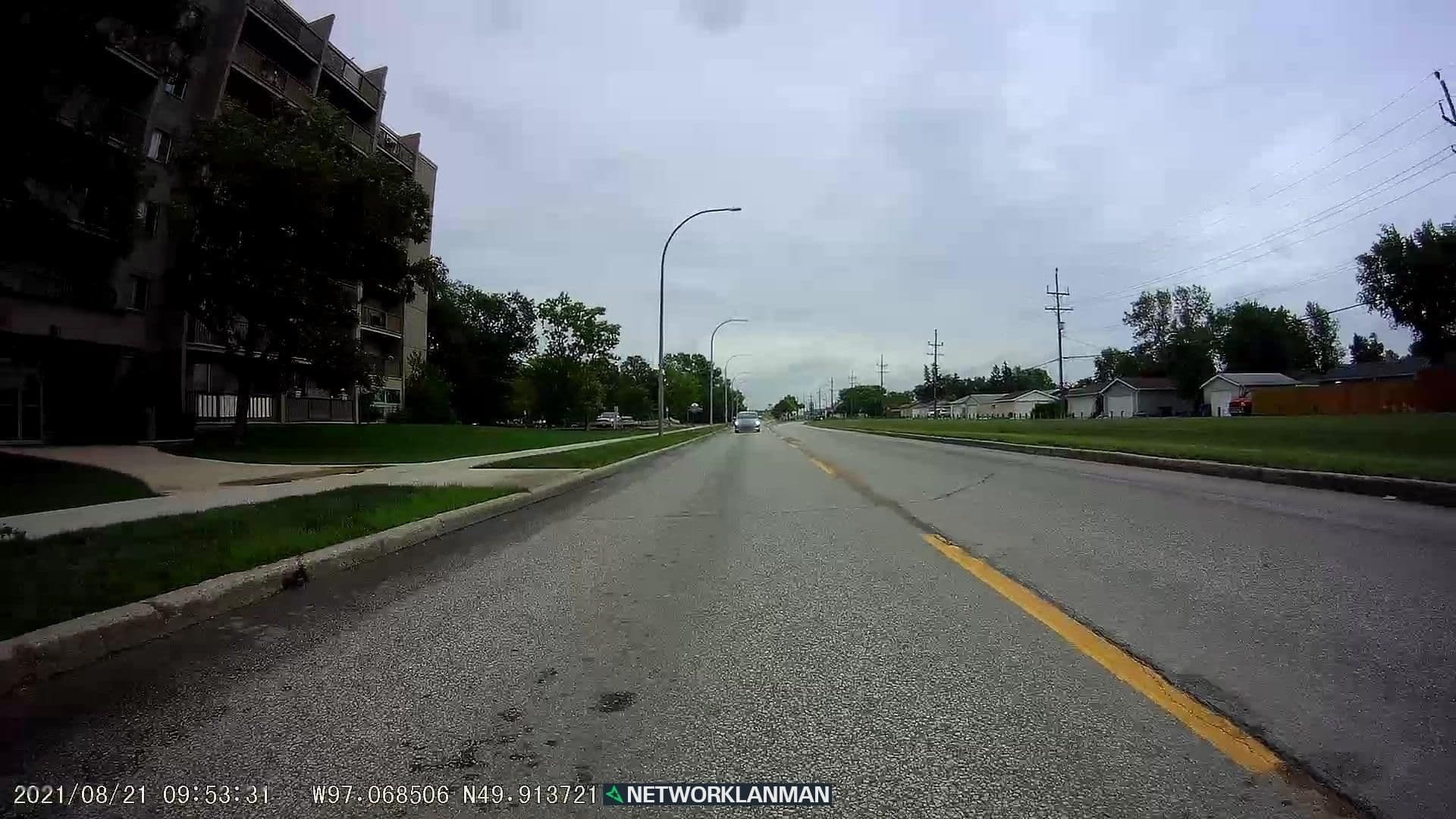 Street view near Lakeview Hotel And Resort, Winnipeg — © networklanman (CC BY-SA · Mapillary)