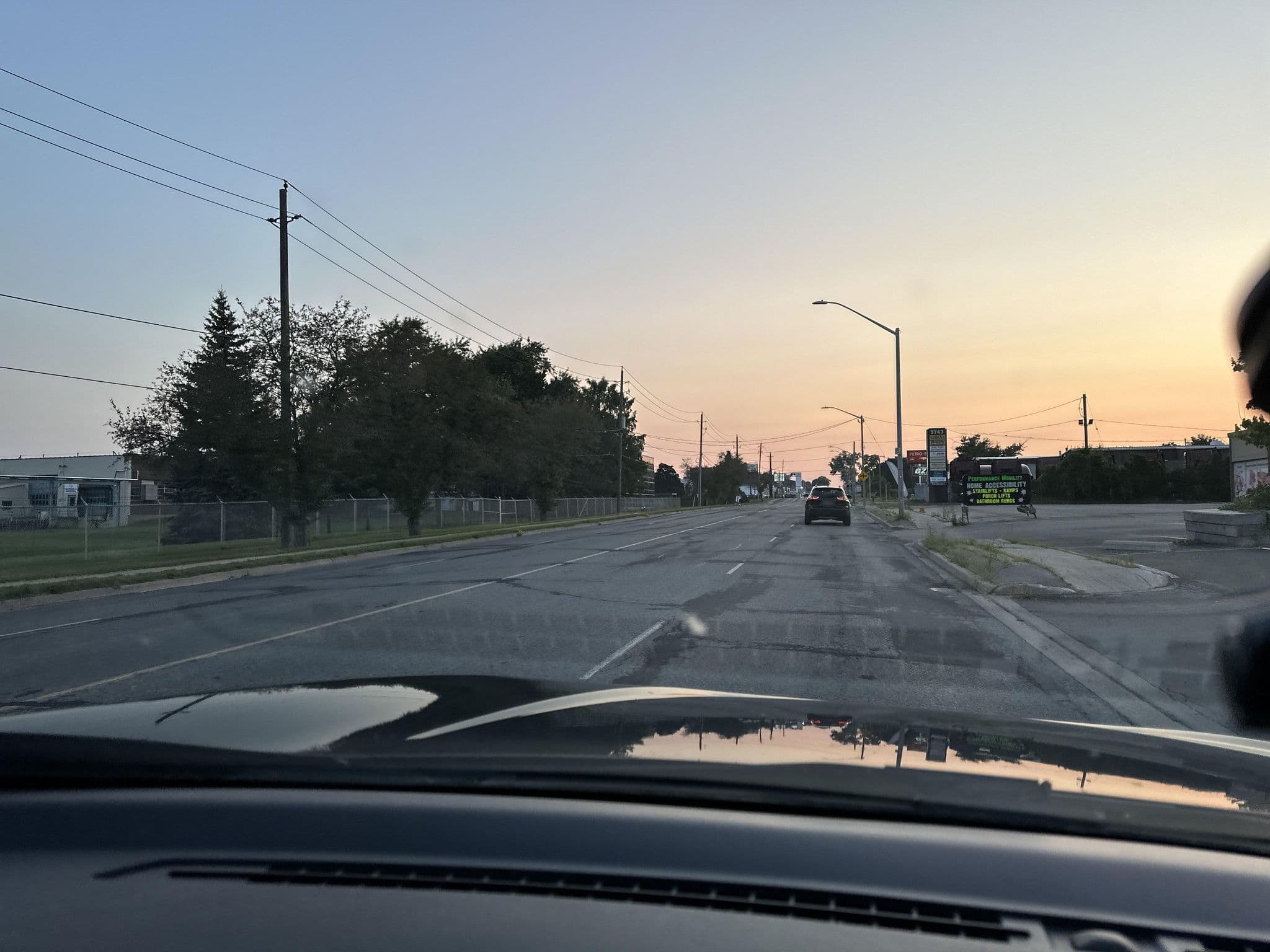 Street view near Niagara Inn Downtown, Niagara Falls — © mdhald (CC BY-SA · Mapillary)