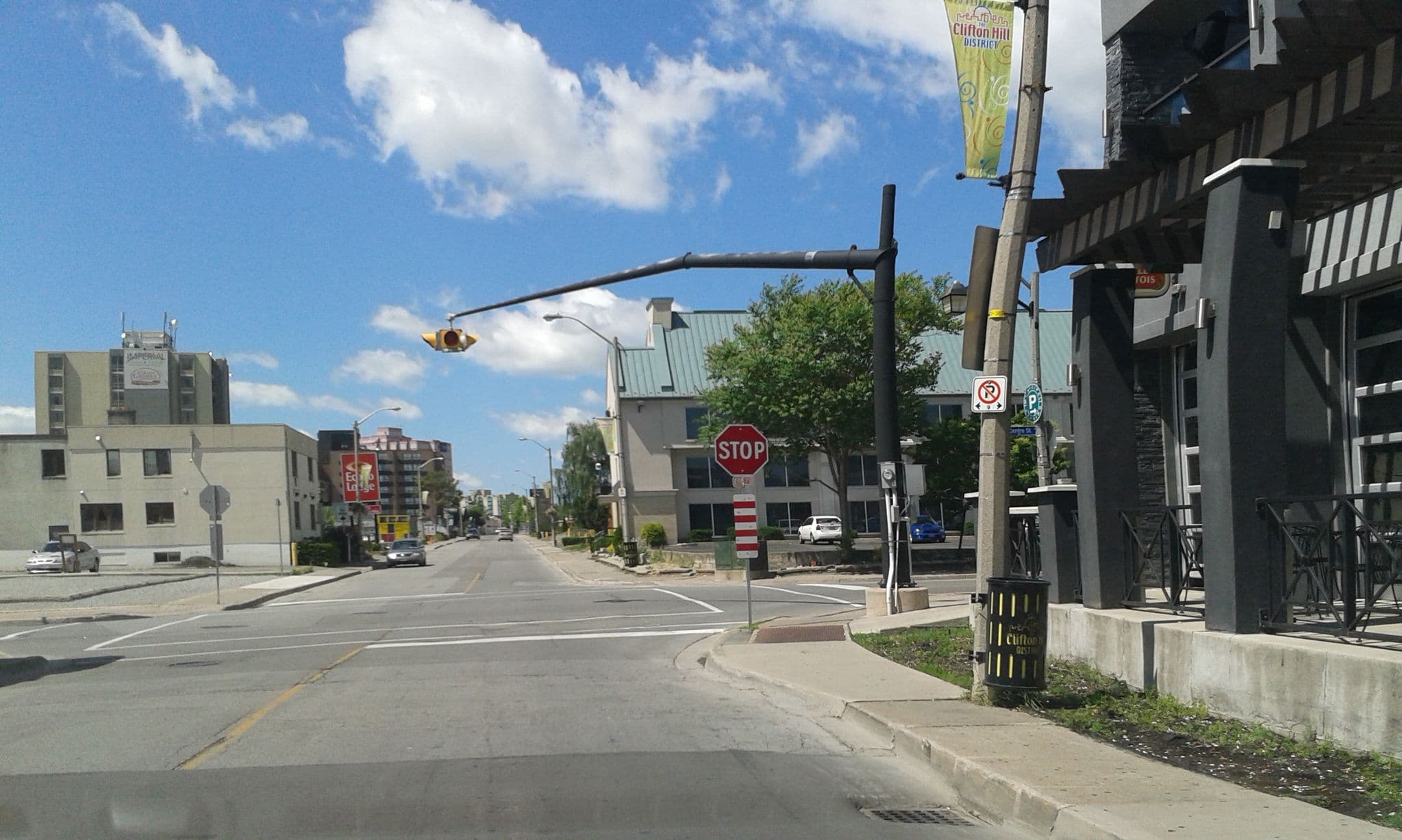 Street view near Blackstone Inn, Niagara Falls — © thetornado76 (CC BY-SA · Mapillary)