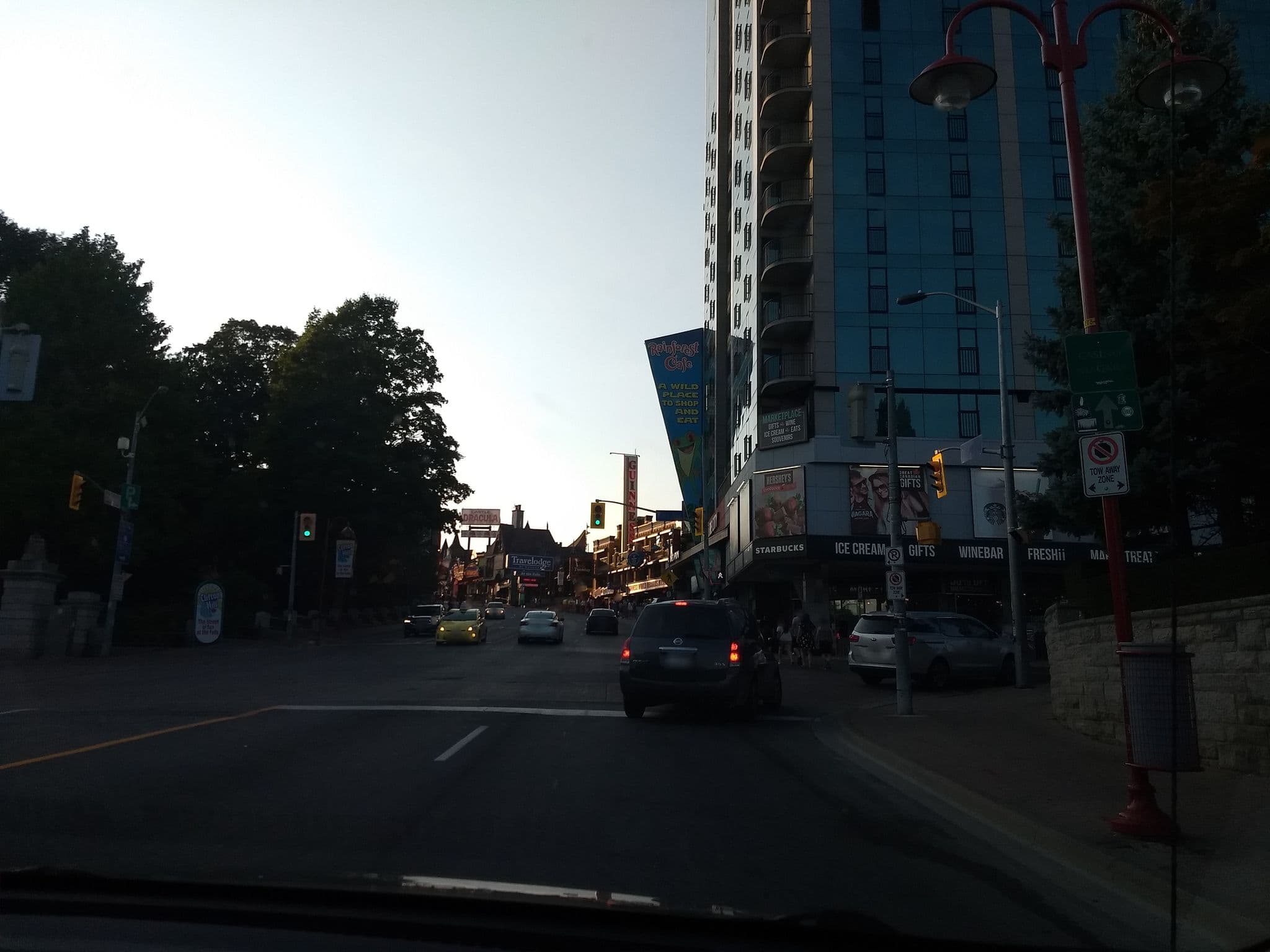 Street view near Armpit Of America, Niagara Falls — © abf (CC BY-SA · Mapillary)