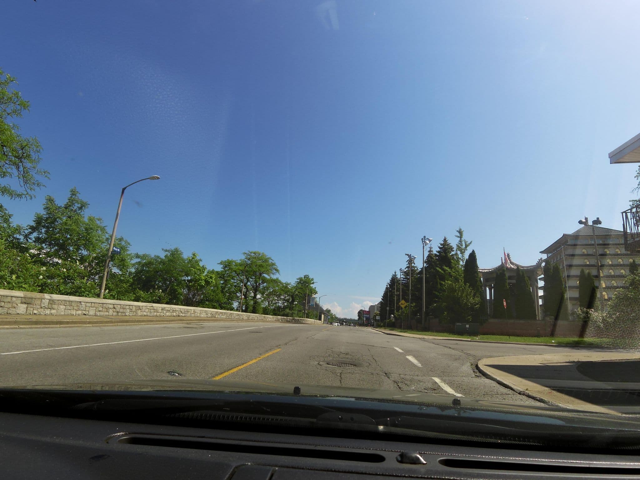 Street view near Crystal Inn, Niagara Falls — © kevo (CC BY-SA · Mapillary)