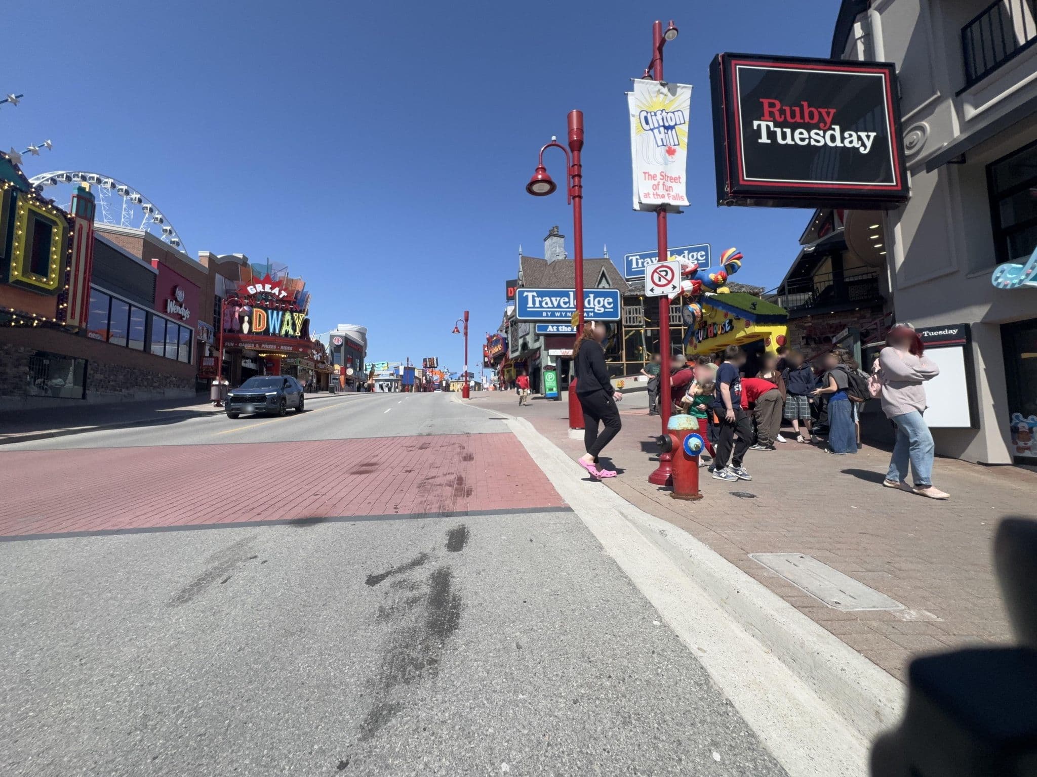 Street view near Honeymoon City Motel, Niagara Falls — © Lanka6359 (CC BY-SA · Mapillary)