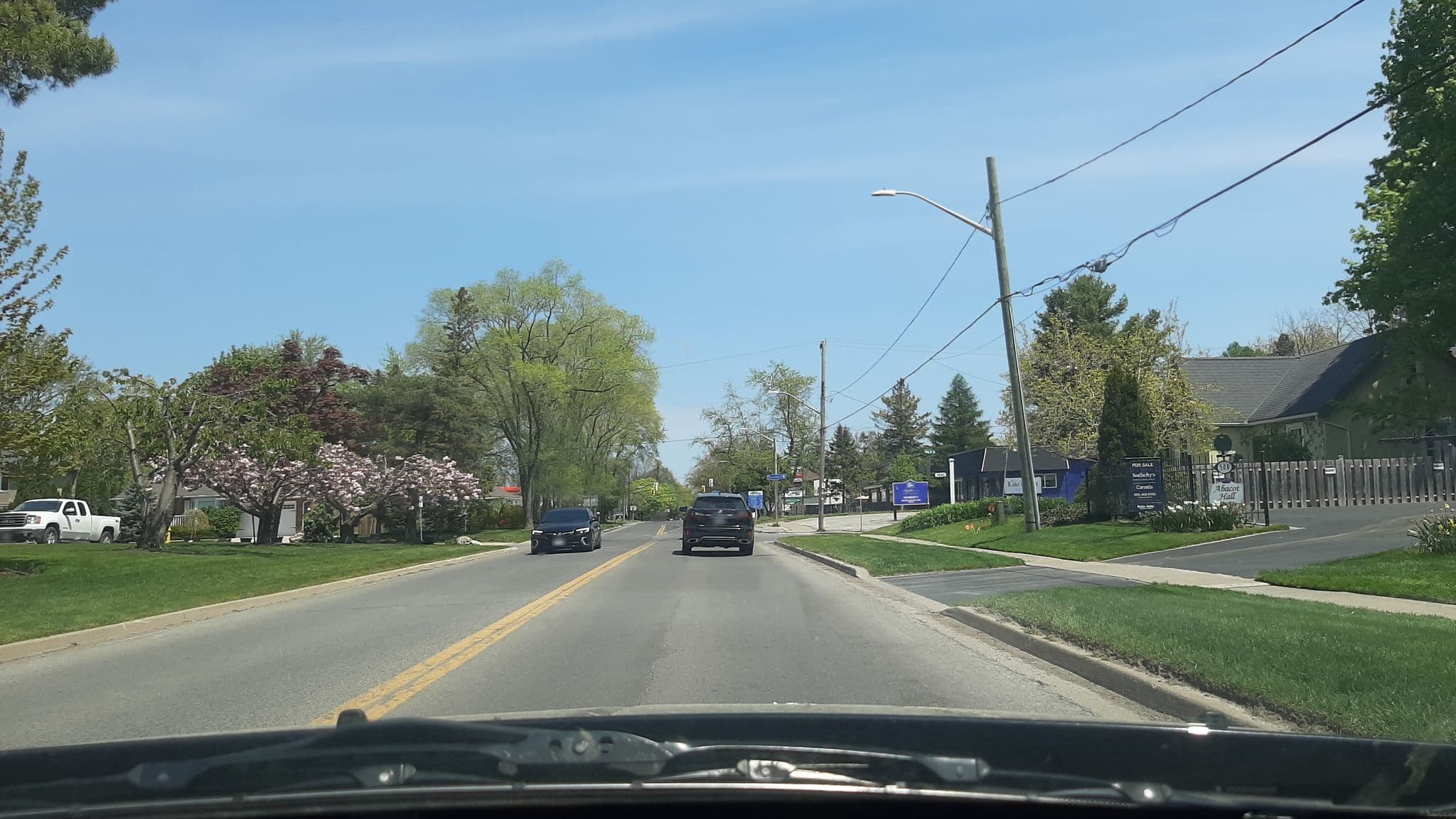 Street view near Abacot Hall, Niagara-on-the-Lake — © spotnein (CC BY-SA · Mapillary)