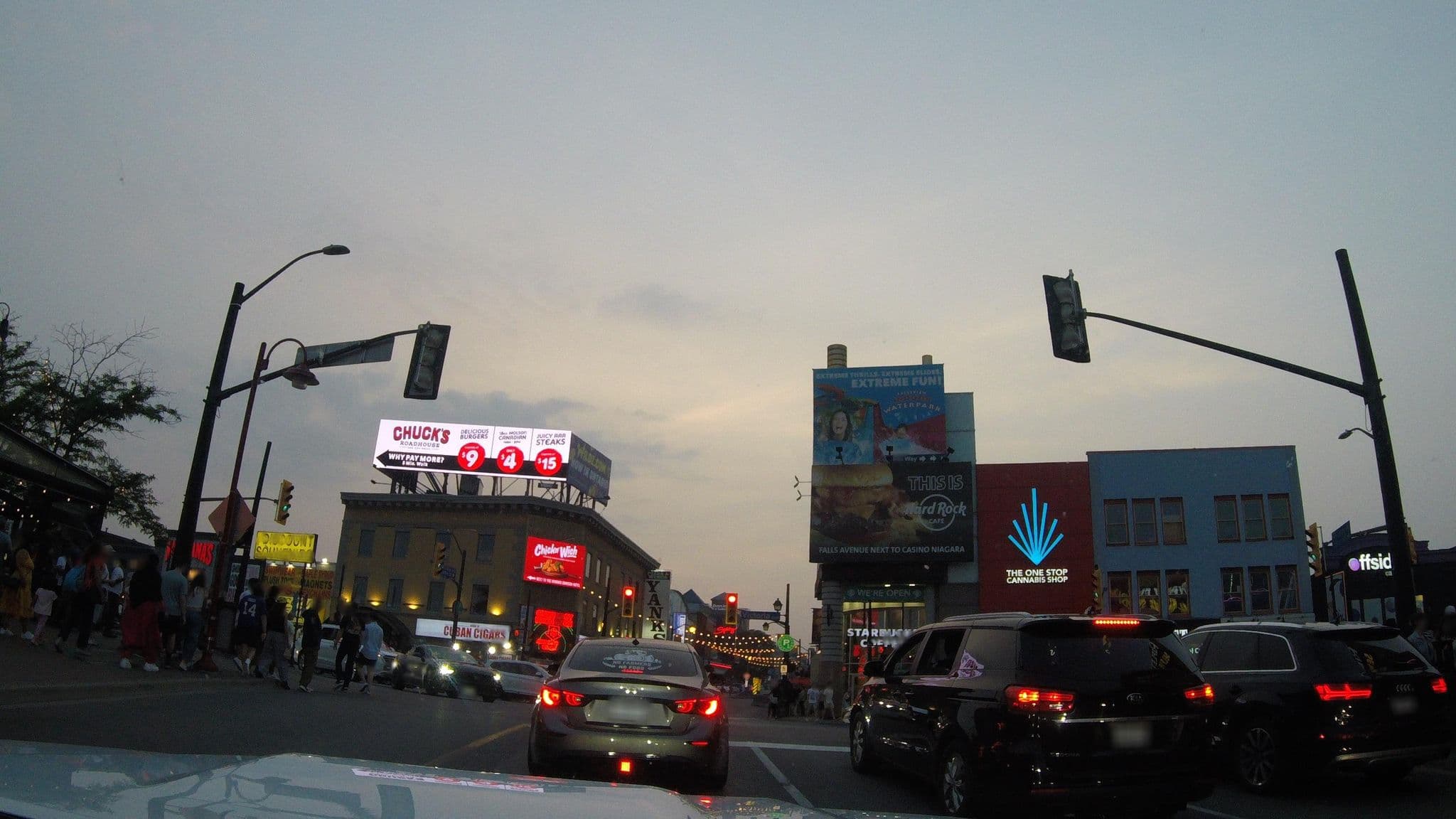 Street view near Hill Top Motel, Niagara Falls — © raveneye (CC BY-SA · Mapillary)