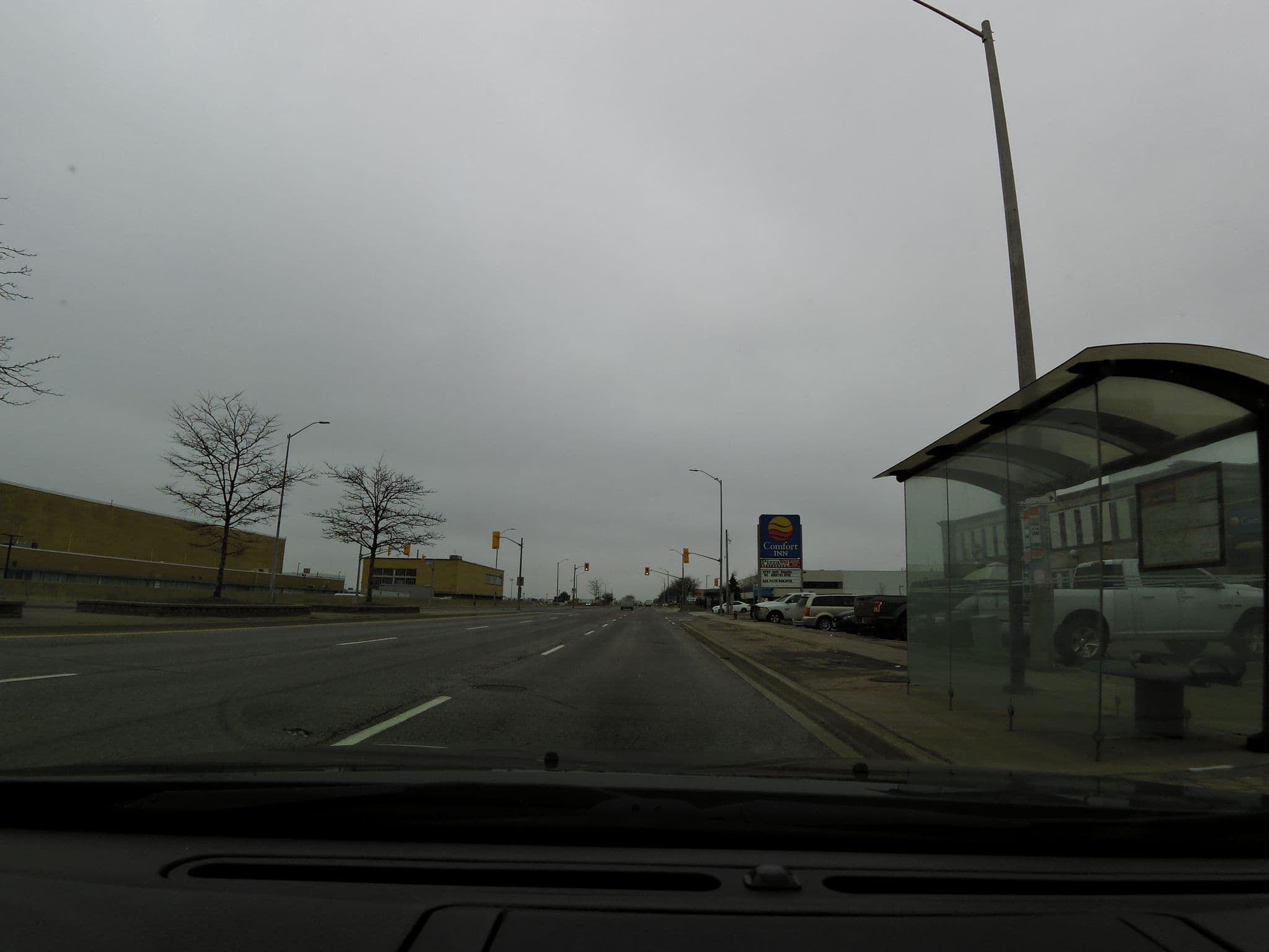 Street view near Comfort Inn, West Humber-Clairville — © kevo (CC BY-SA · Mapillary)