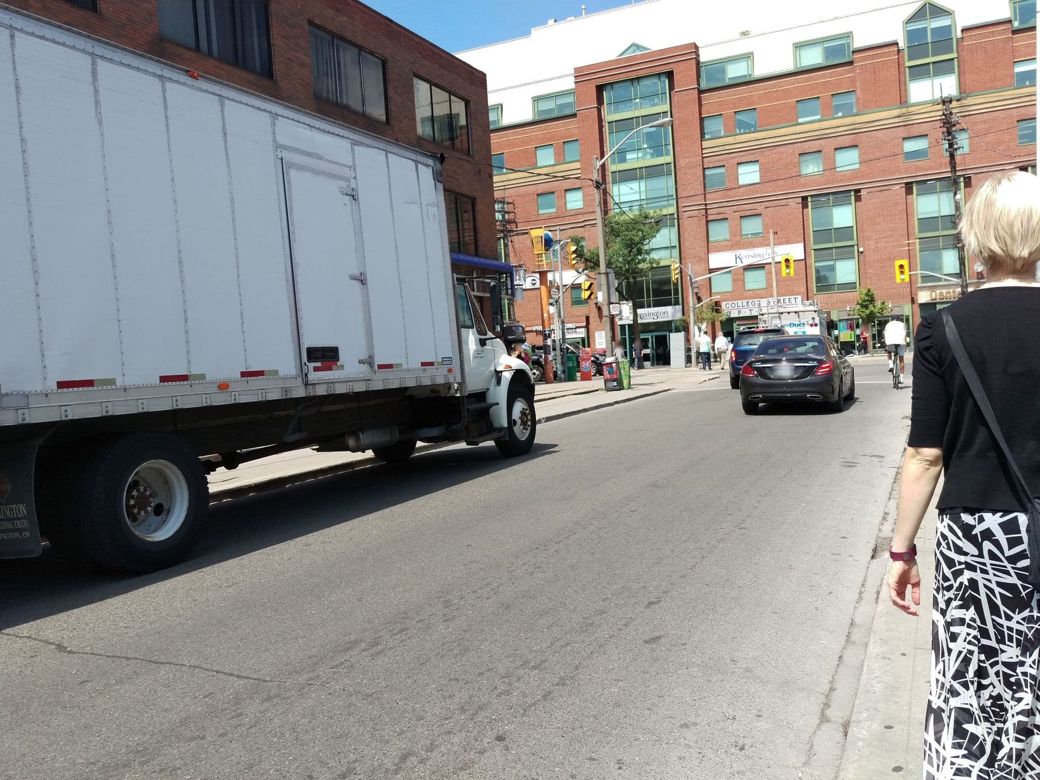 Street view near Samesun Toronto, Kensington-Chinatown — © aceini (CC BY-SA · Mapillary)