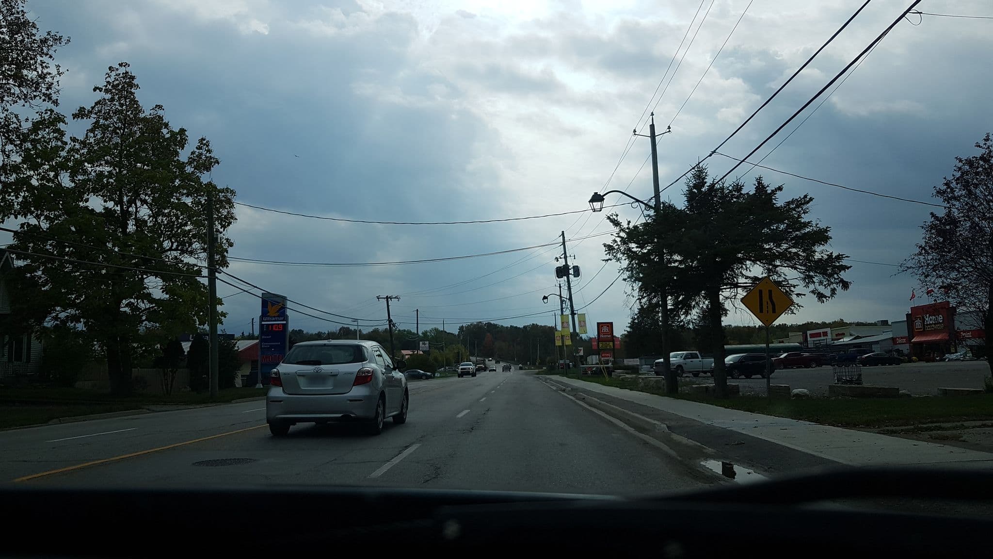 Street view near Sundial Motel & Restaurant, Fenelon Falls — © elgaard (CC BY-SA · Mapillary)