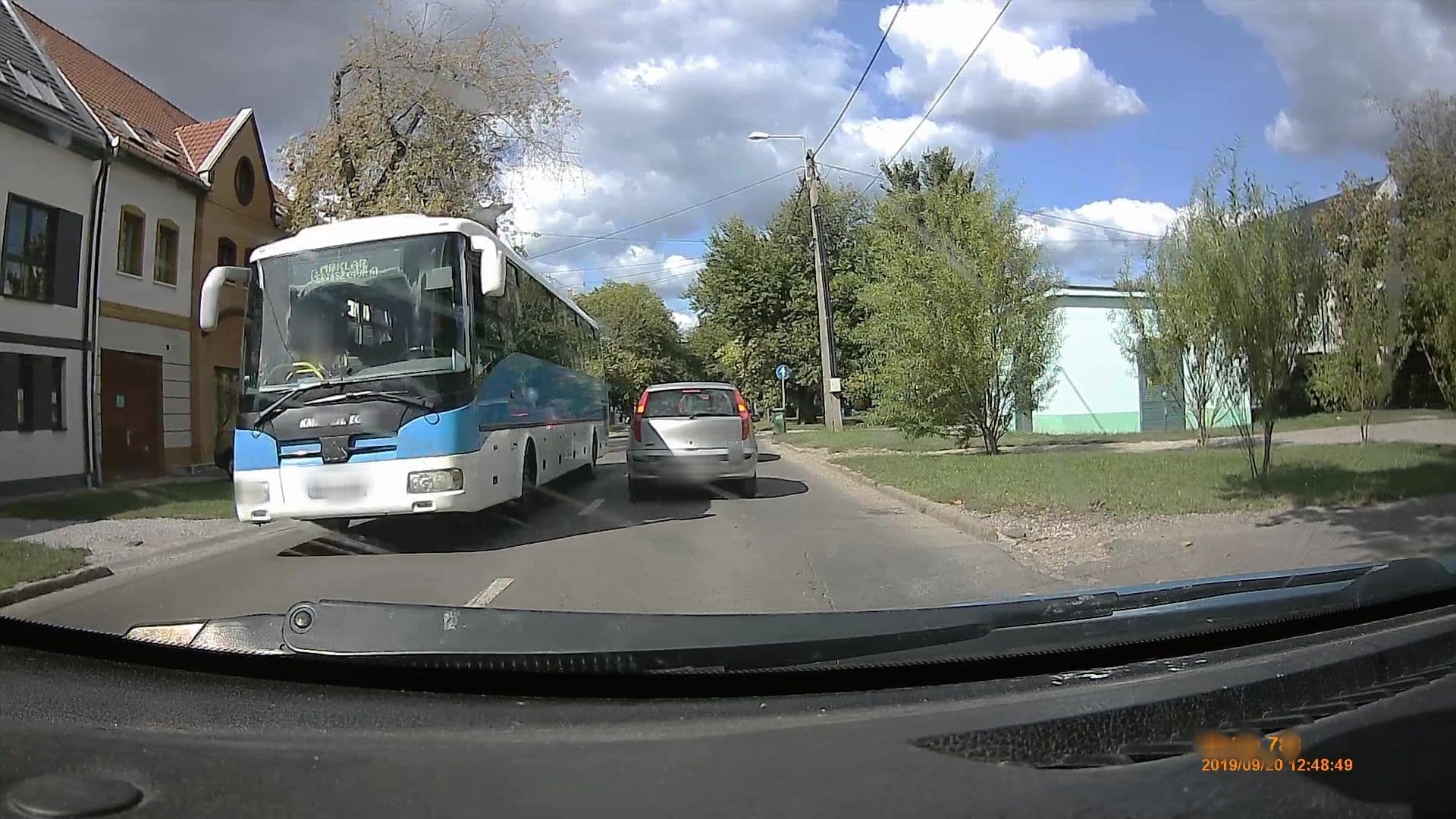 Street view near Kertész panzió, Eger — © geox123 (CC BY-SA · Mapillary)