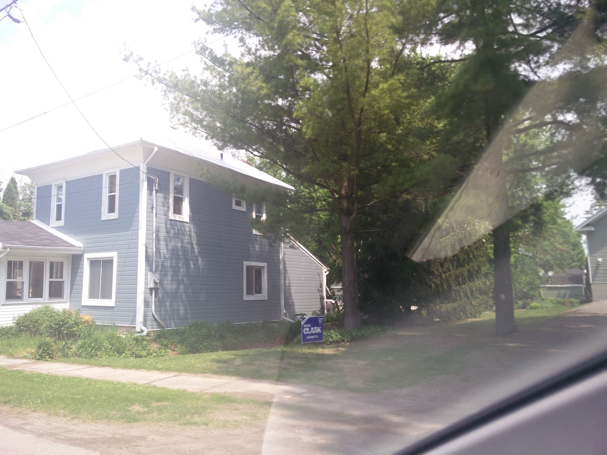 Street view near Lakeshore House, Sharbot Lake — © undearius (CC BY-SA · Mapillary)