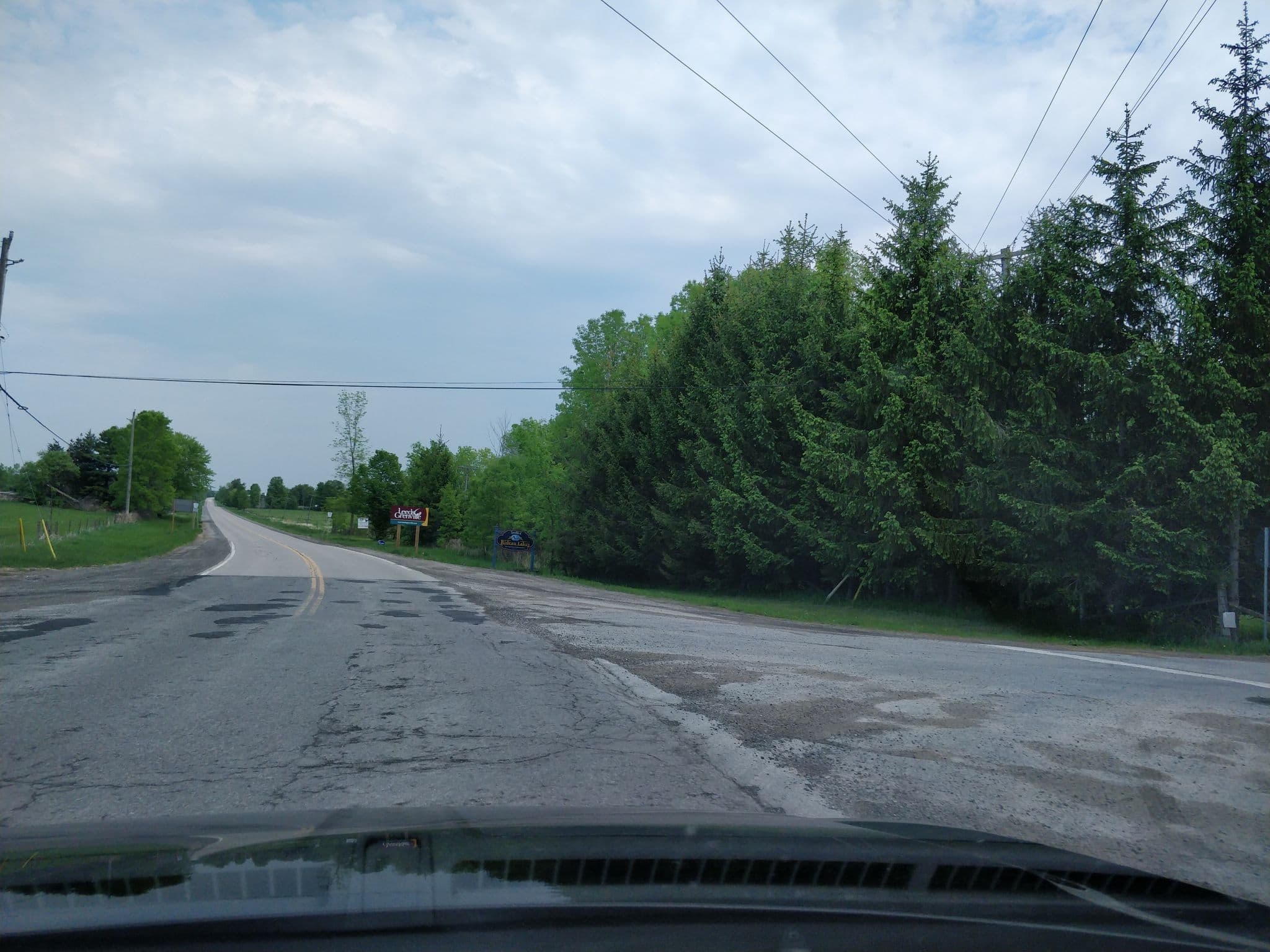 Street view near Nordlaw Lodge on Bobs Lake, Sharbot Lake — © undearius (CC BY-SA · Mapillary)