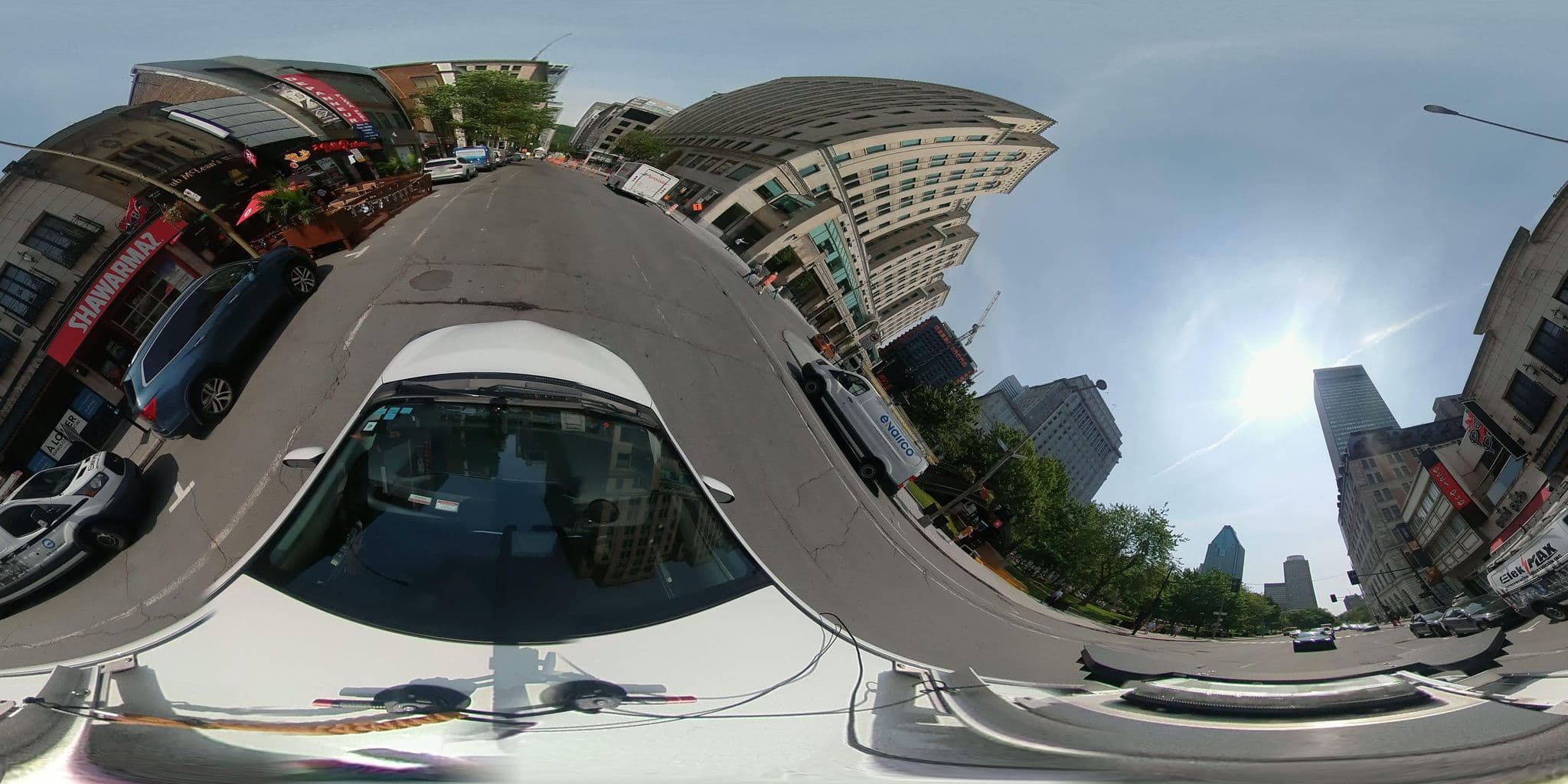 Street view near Chaîne Hôtelière Hôte, Ville-Marie — © VdM (CC BY-SA · Mapillary)