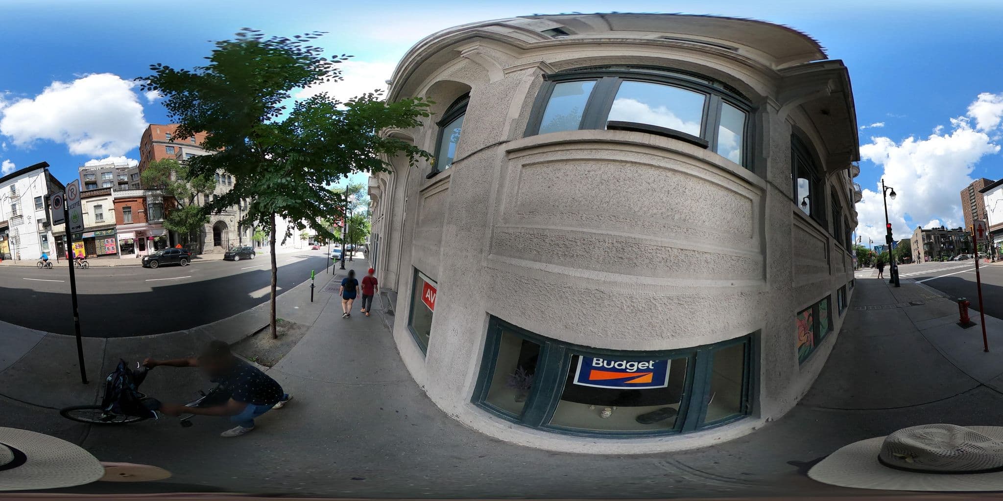 Street view near Hôtel Ste-Anne, Milton-Parc — © une_abeille (CC BY-SA · Mapillary)