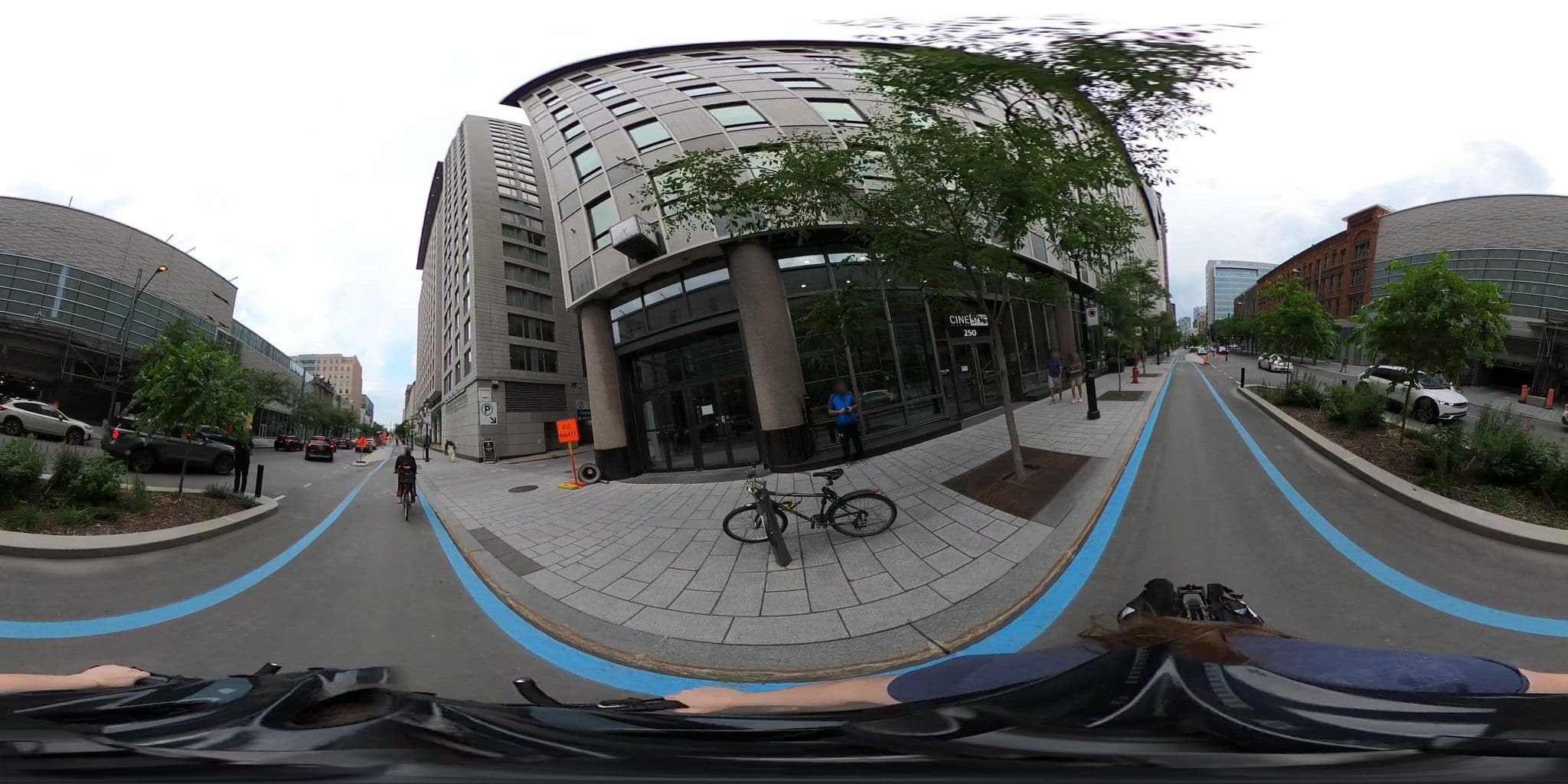 Street view near Atlific Hotels, Ville-Marie — © une_abeille (CC BY-SA · Mapillary)