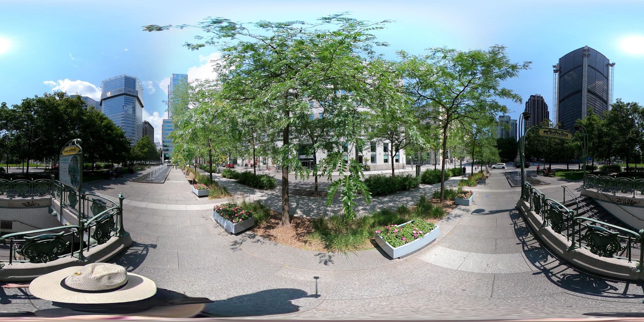 Street view near Los McCarthos - Montreal, Ville-Marie — © une_abeille (CC BY-SA · Mapillary)