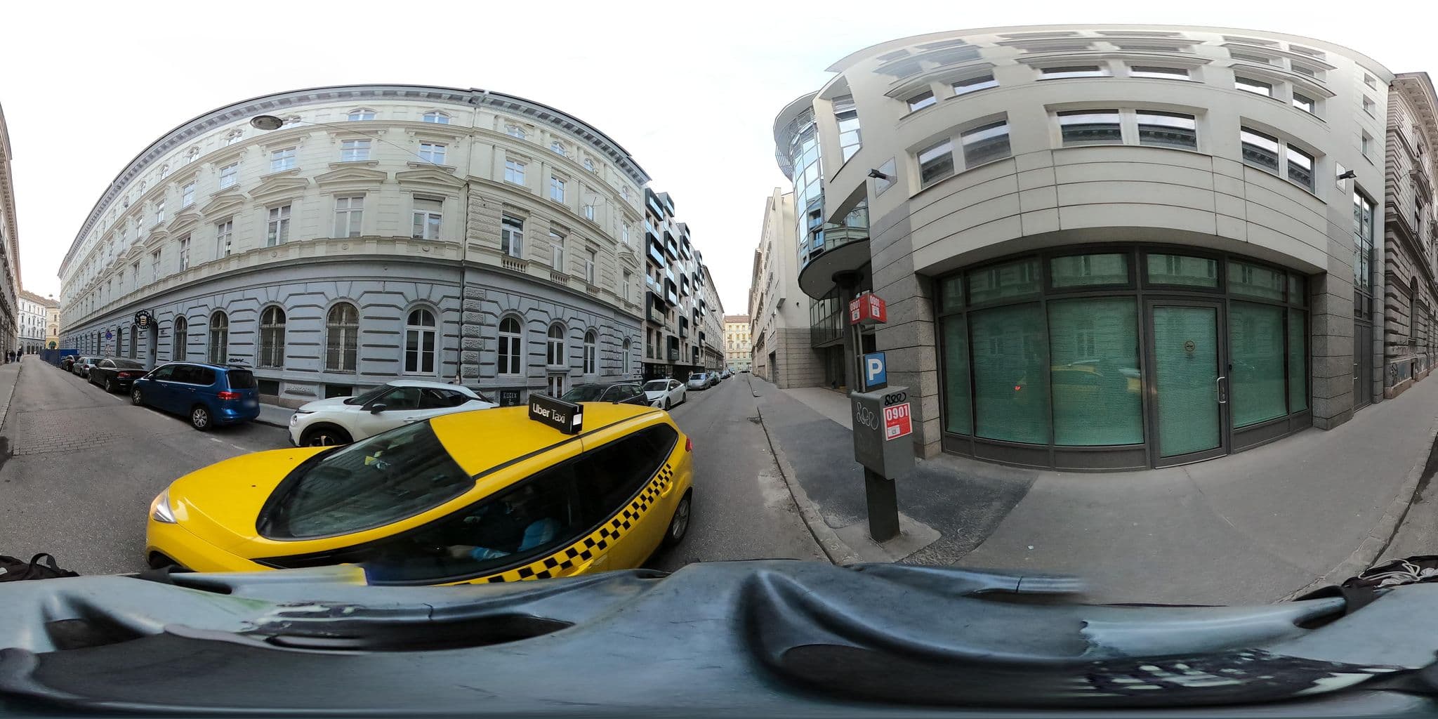 Street view near HoBar, Belső-Ferencváros — © grozsa11 (CC BY-SA · Mapillary)