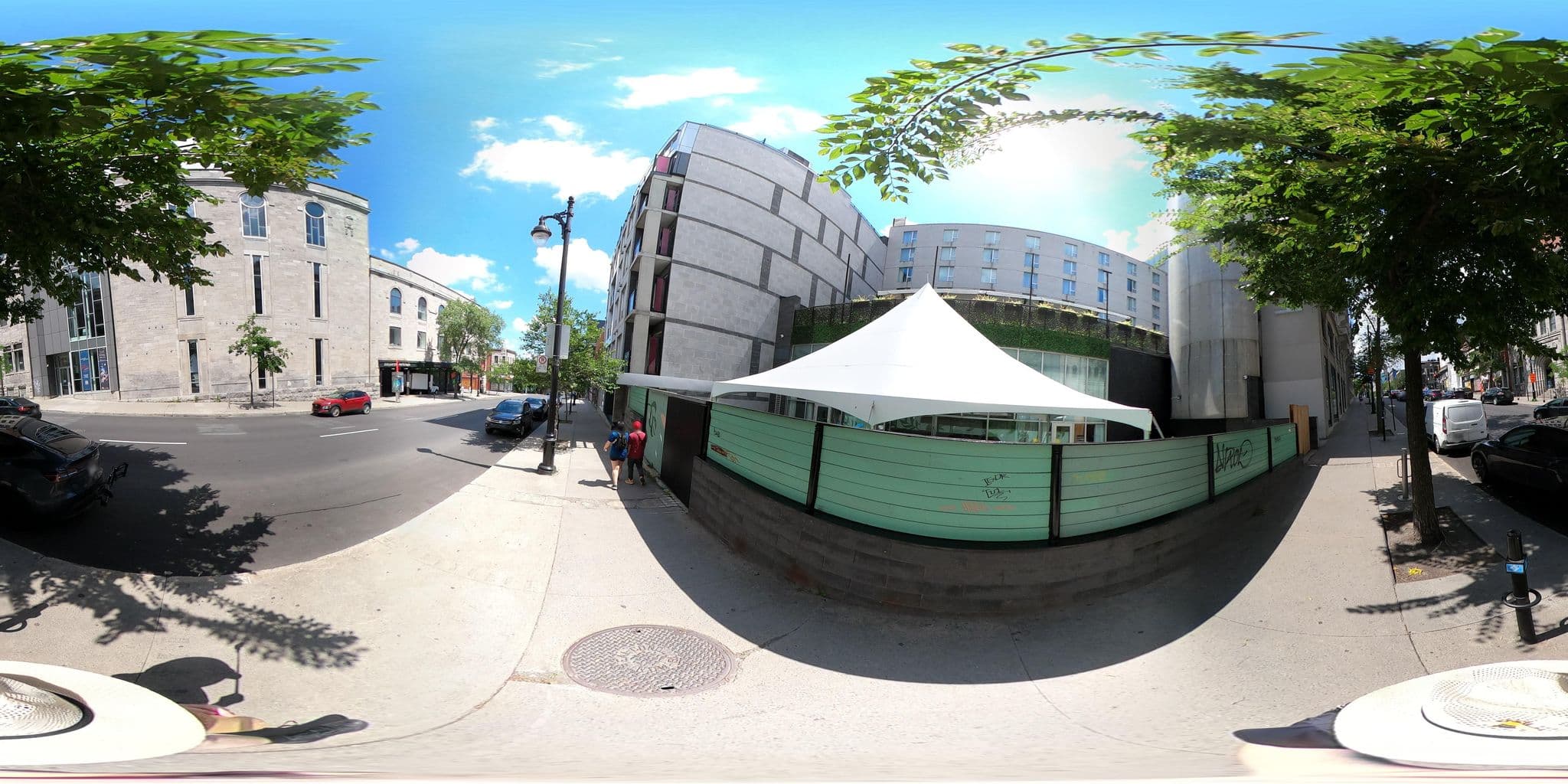 Street view near Chambre 313, Milton-Parc — © une_abeille (CC BY-SA · Mapillary)