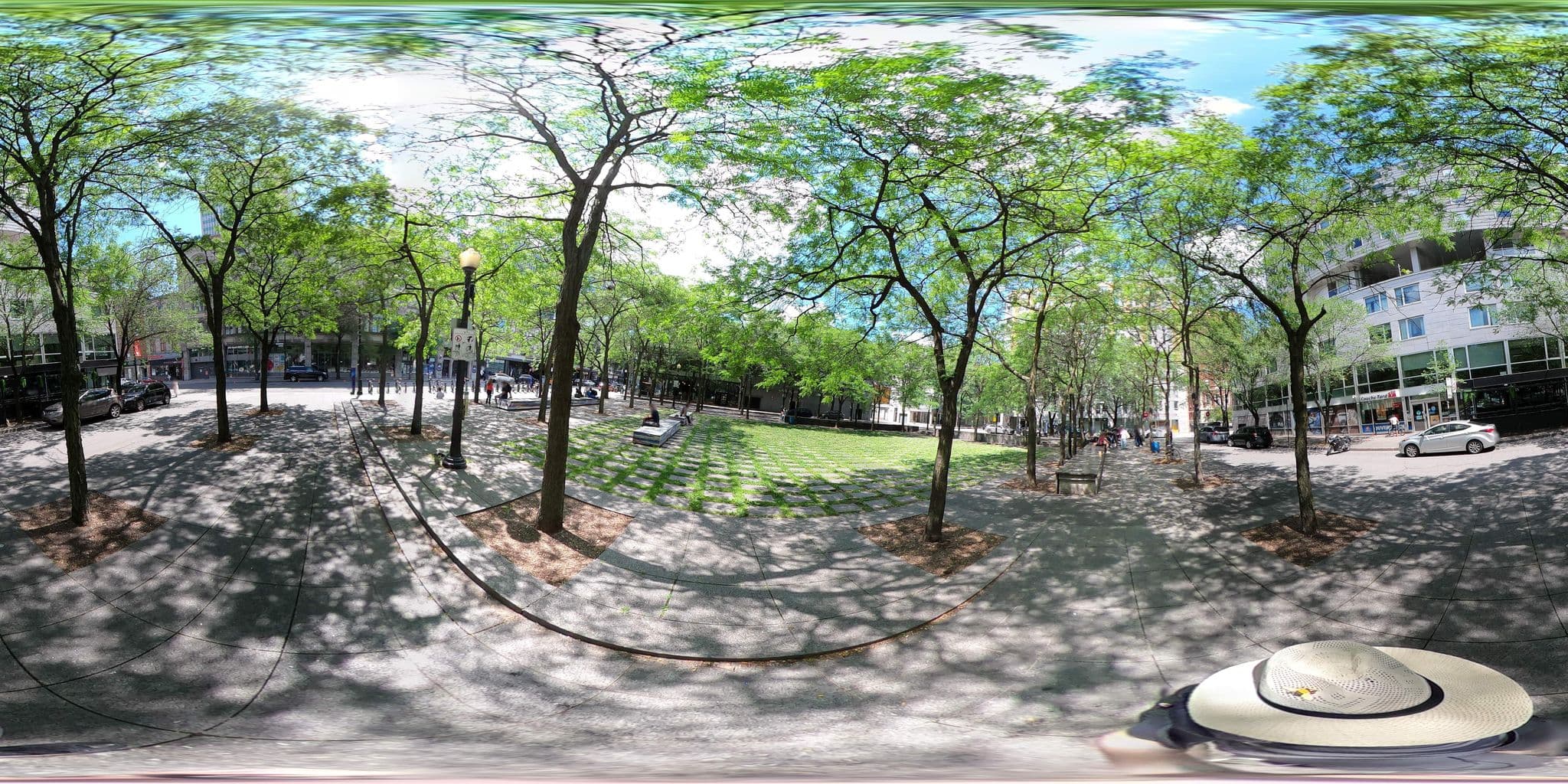 Street view near Le 1 René-Lévesque, Milton-Parc — © une_abeille (CC BY-SA · Mapillary)