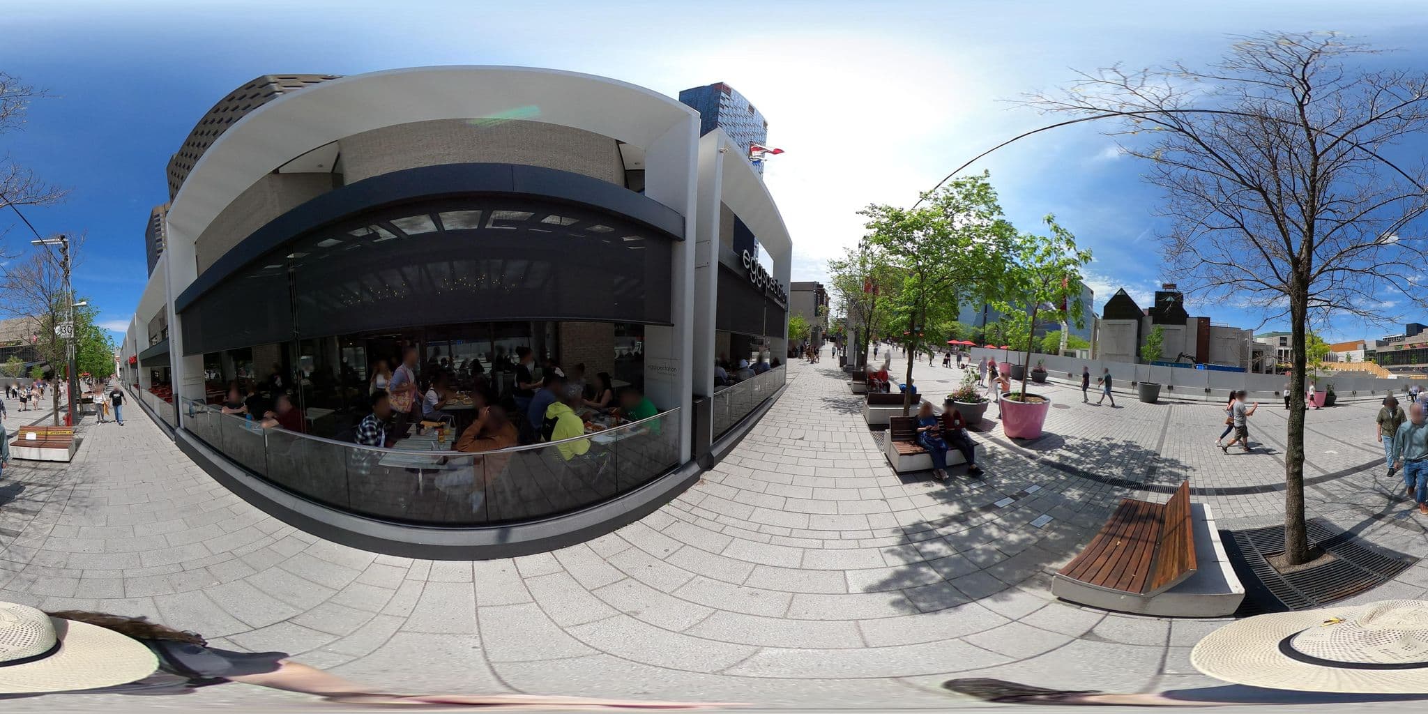 Street view near Hyatt Regency Montreal, Milton-Parc — © une_abeille (CC BY-SA · Mapillary)