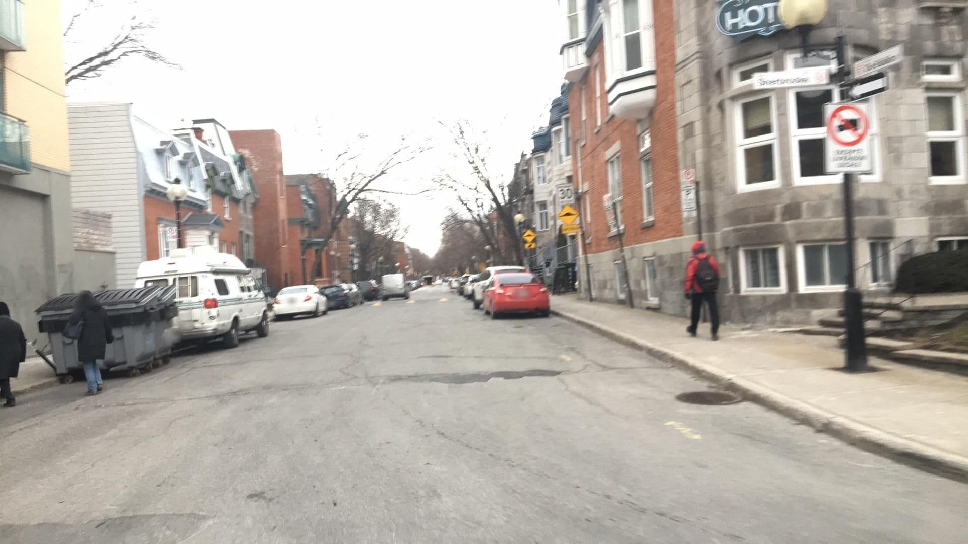 Street view near Armor Tourist Lodge, Milton-Parc — © VdM (CC BY-SA · Mapillary)