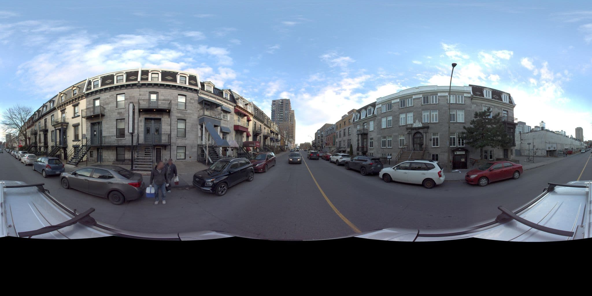 Street view near Auberge Louisbourg Hotel, Milton-Parc — © VdM (CC BY-SA · Mapillary)