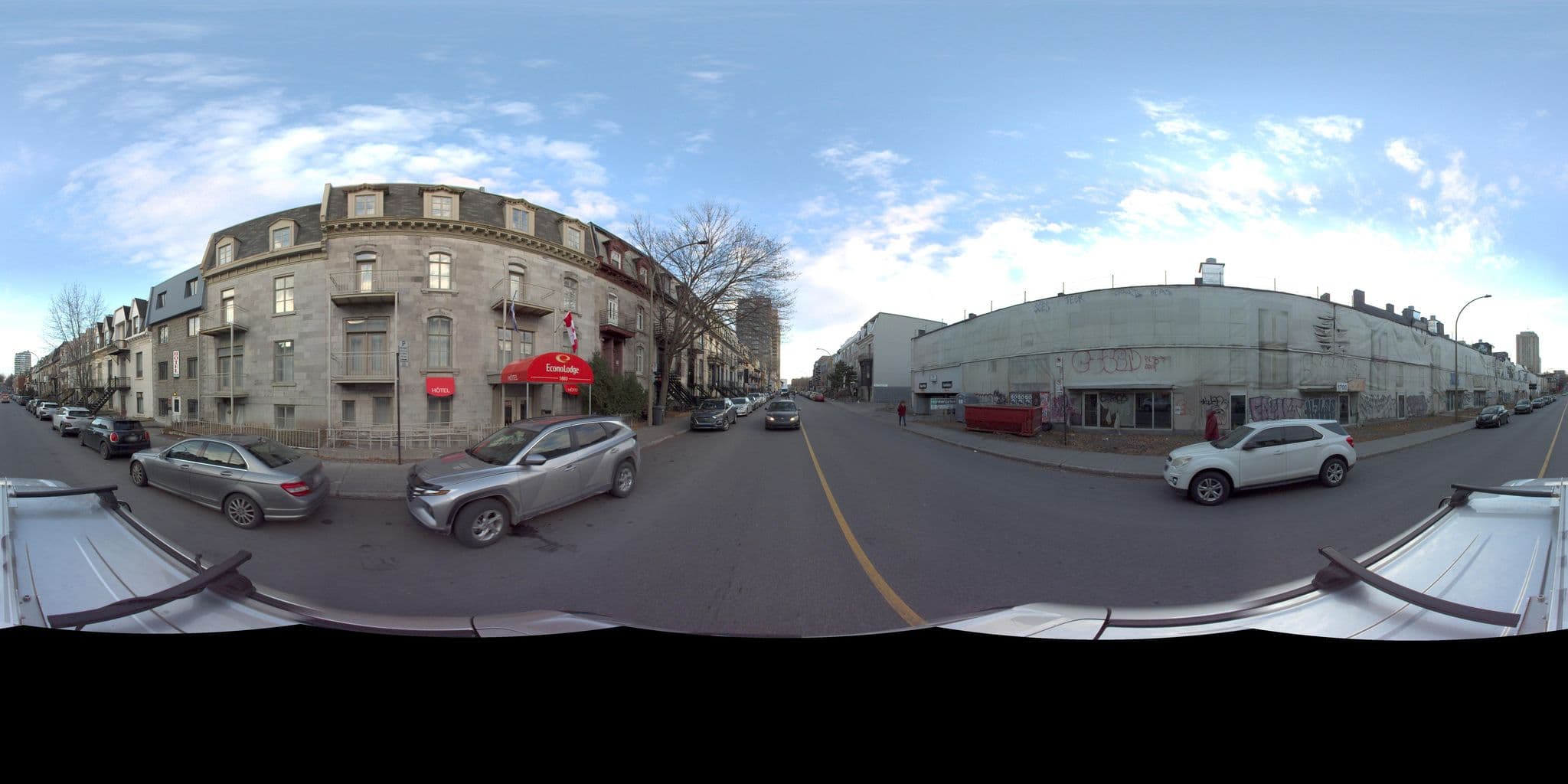 Street view near Hotel Elegant, Milton-Parc — © VdM (CC BY-SA · Mapillary)