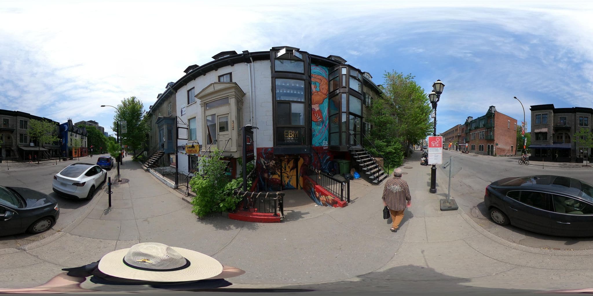 Street view near Studio 335 Montréal, Milton-Parc — © une_abeille (CC BY-SA · Mapillary)