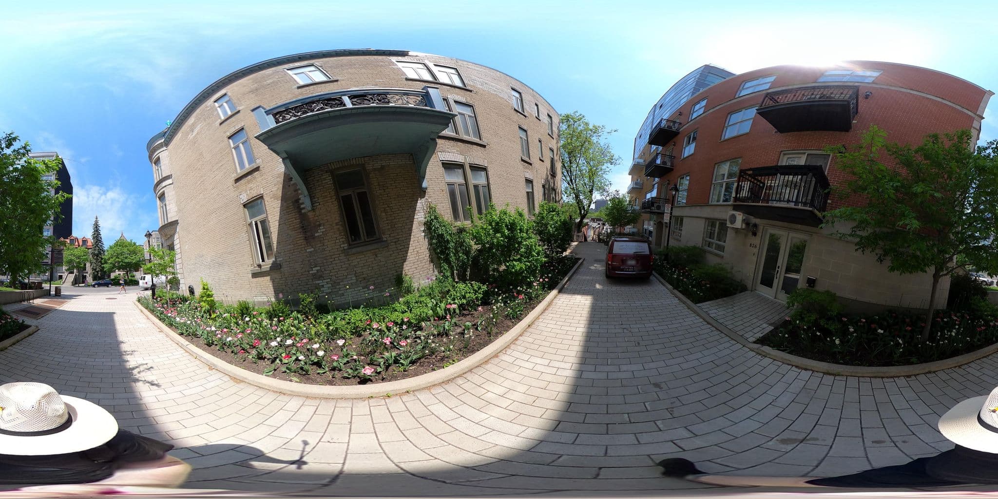Street view near Goodlife discovery Hostel, Milton-Parc — © une_abeille (CC BY-SA · Mapillary)