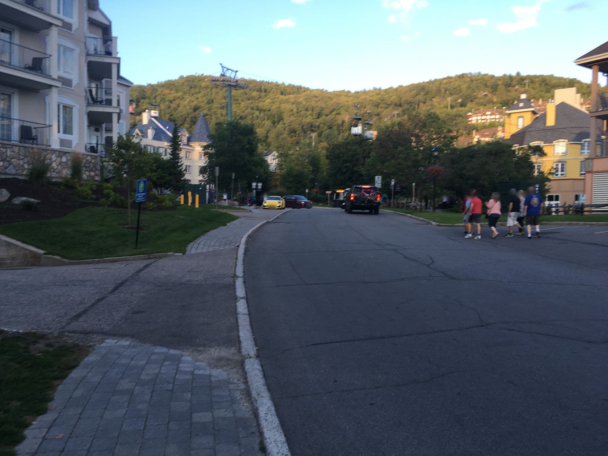 Street view near Country Inn & Suites By Carlson, Mont-Tremblant, PQ, Mont-Tremblant — © brandonc (CC BY-SA · Mapillary)