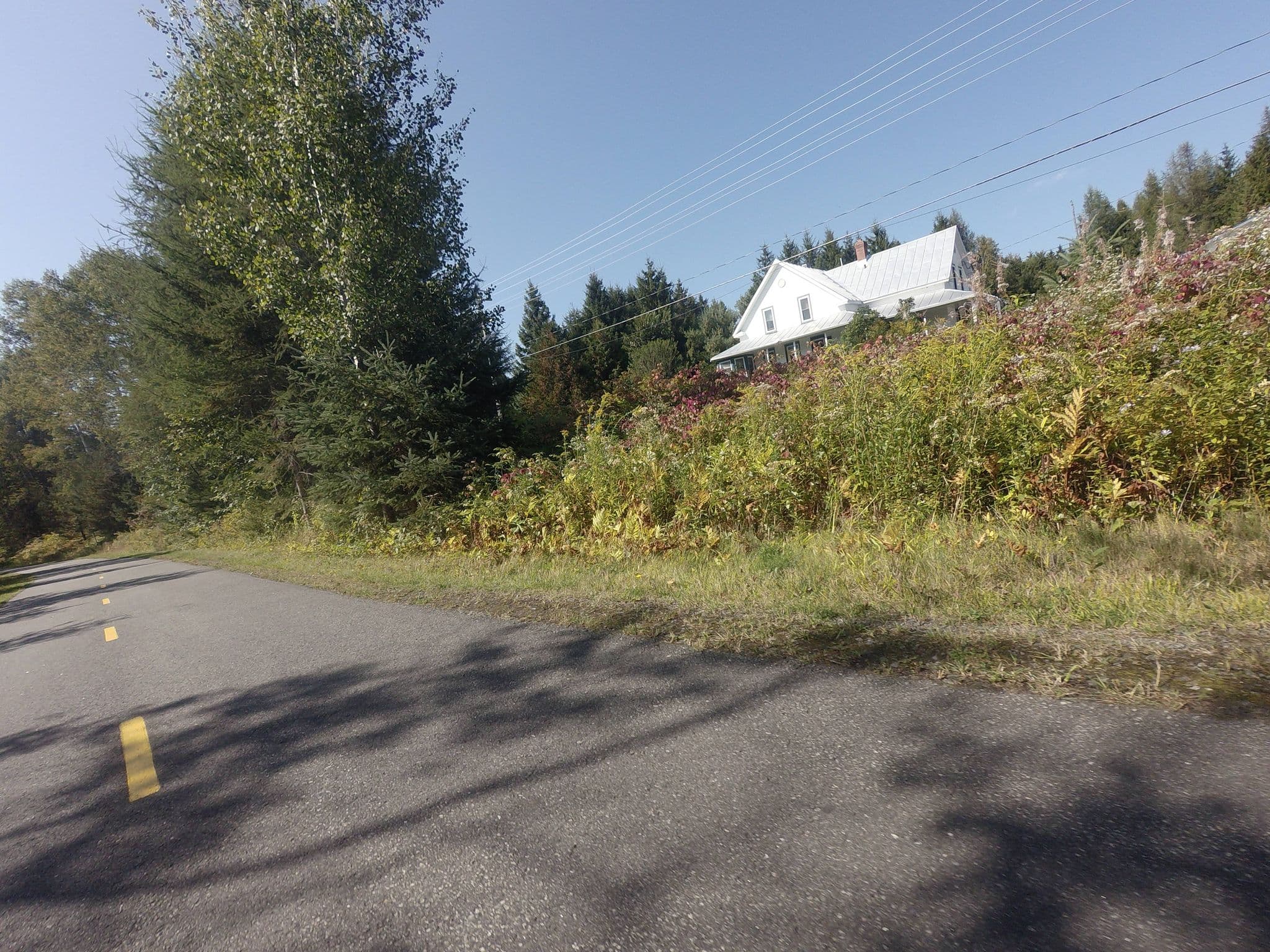Street view near Trigonelle B&B, Mont-Tremblant — © hshearer (CC BY-SA · Mapillary)