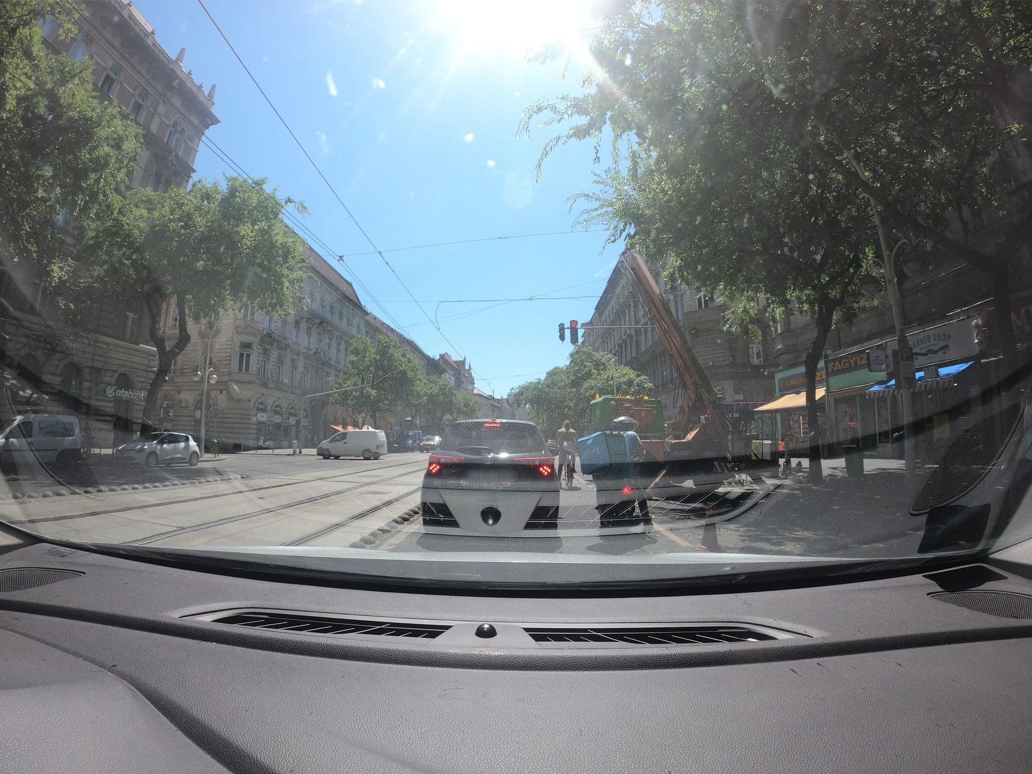 Street view near Williams Guesthouse, Budapest VI. kerület — © vst (CC BY-SA · Mapillary)