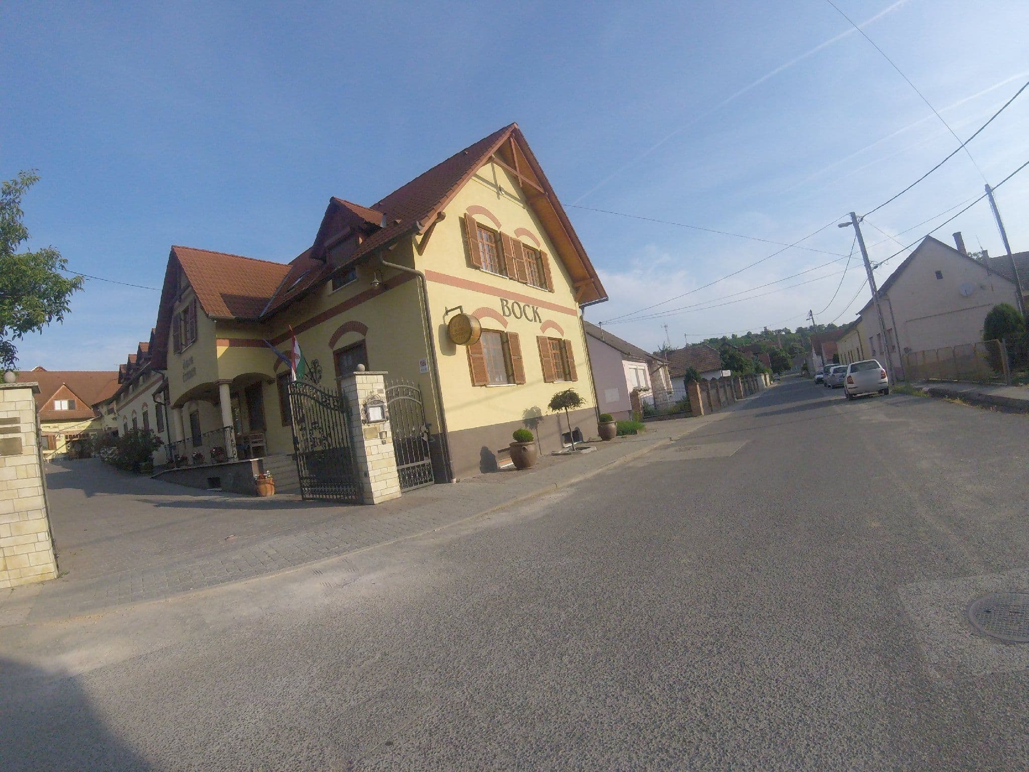 Street view near Hotel Ermitage, Villány — © utvonalfelmeresek (CC BY-SA · Mapillary)