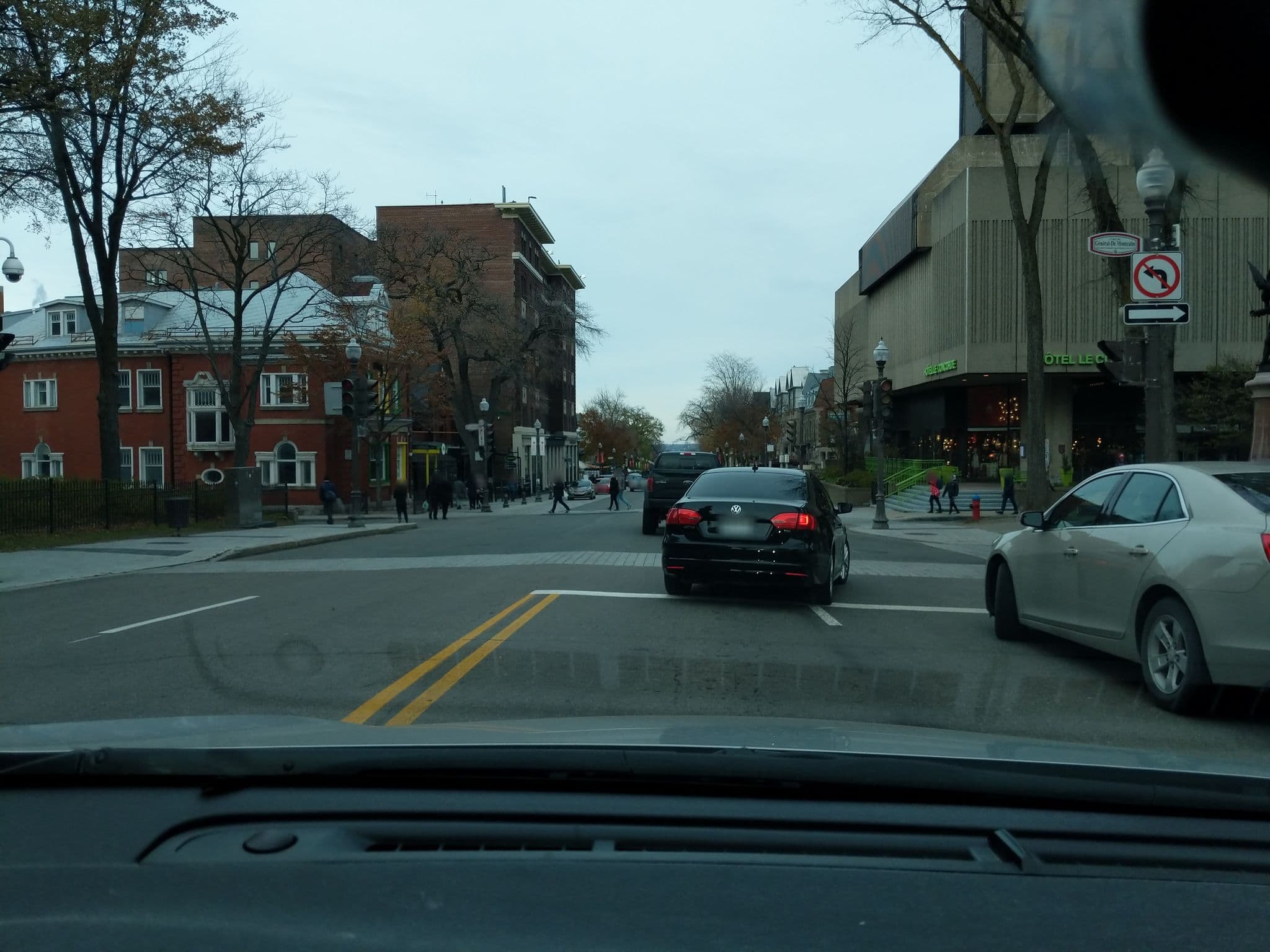 Street view near Apartment-Hotel Quebec, Québec — © daudrain (CC BY-SA · Mapillary)
