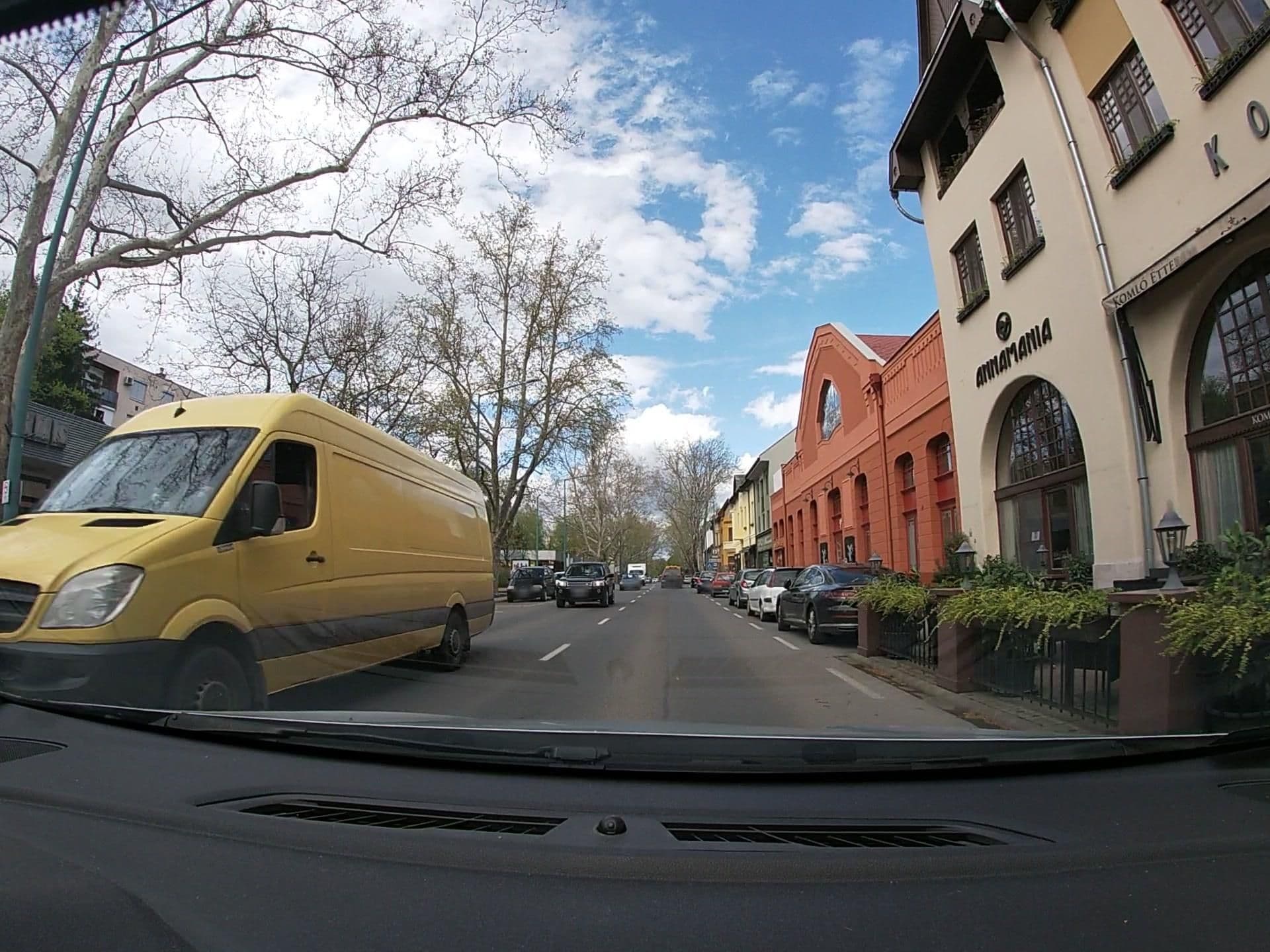 Street view near Komló Hotel, Gyula — © vst (CC BY-SA · Mapillary)