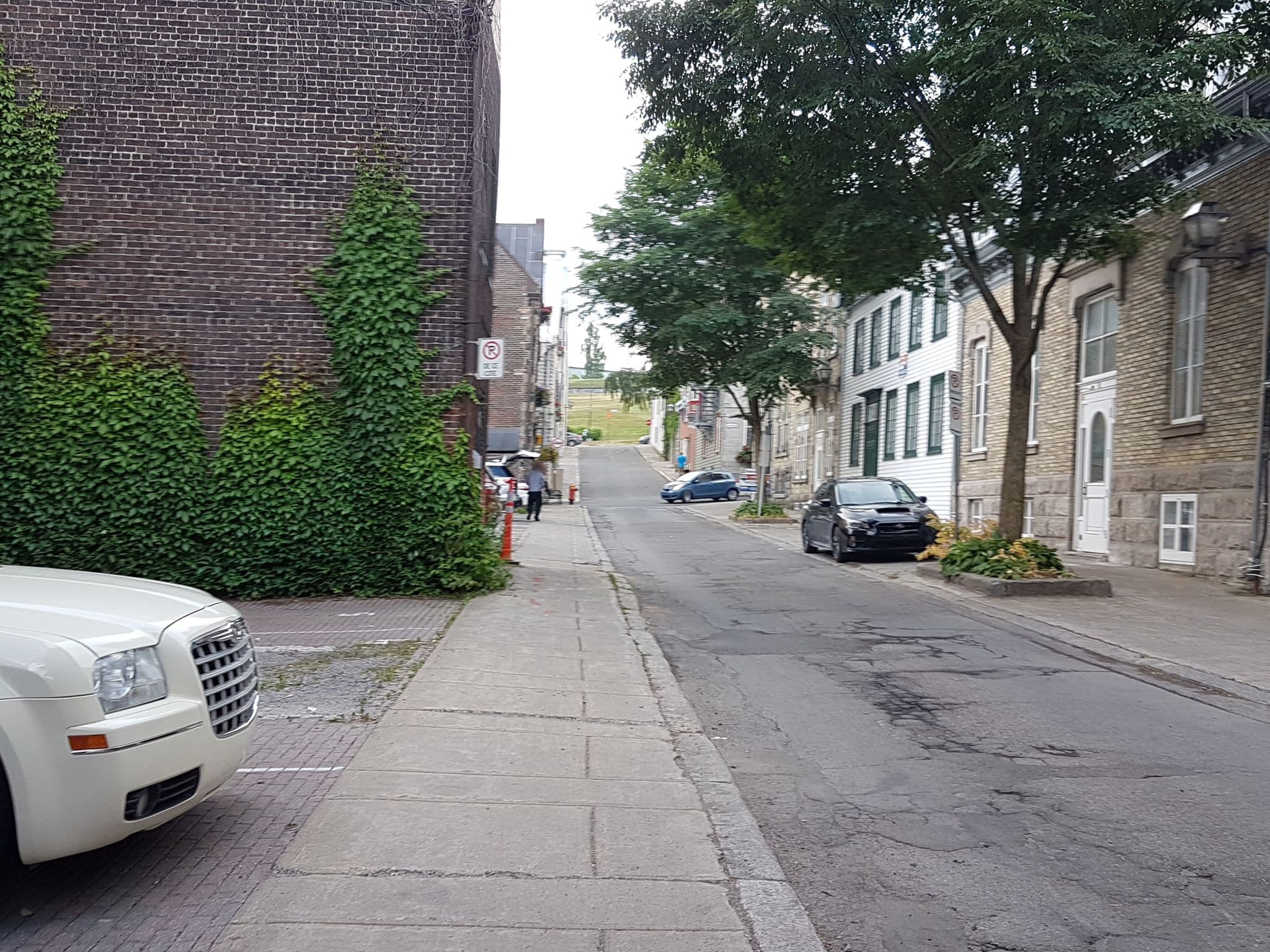 Street view near Chateau de Lery, Québec — © jopparn (CC BY-SA · Mapillary)