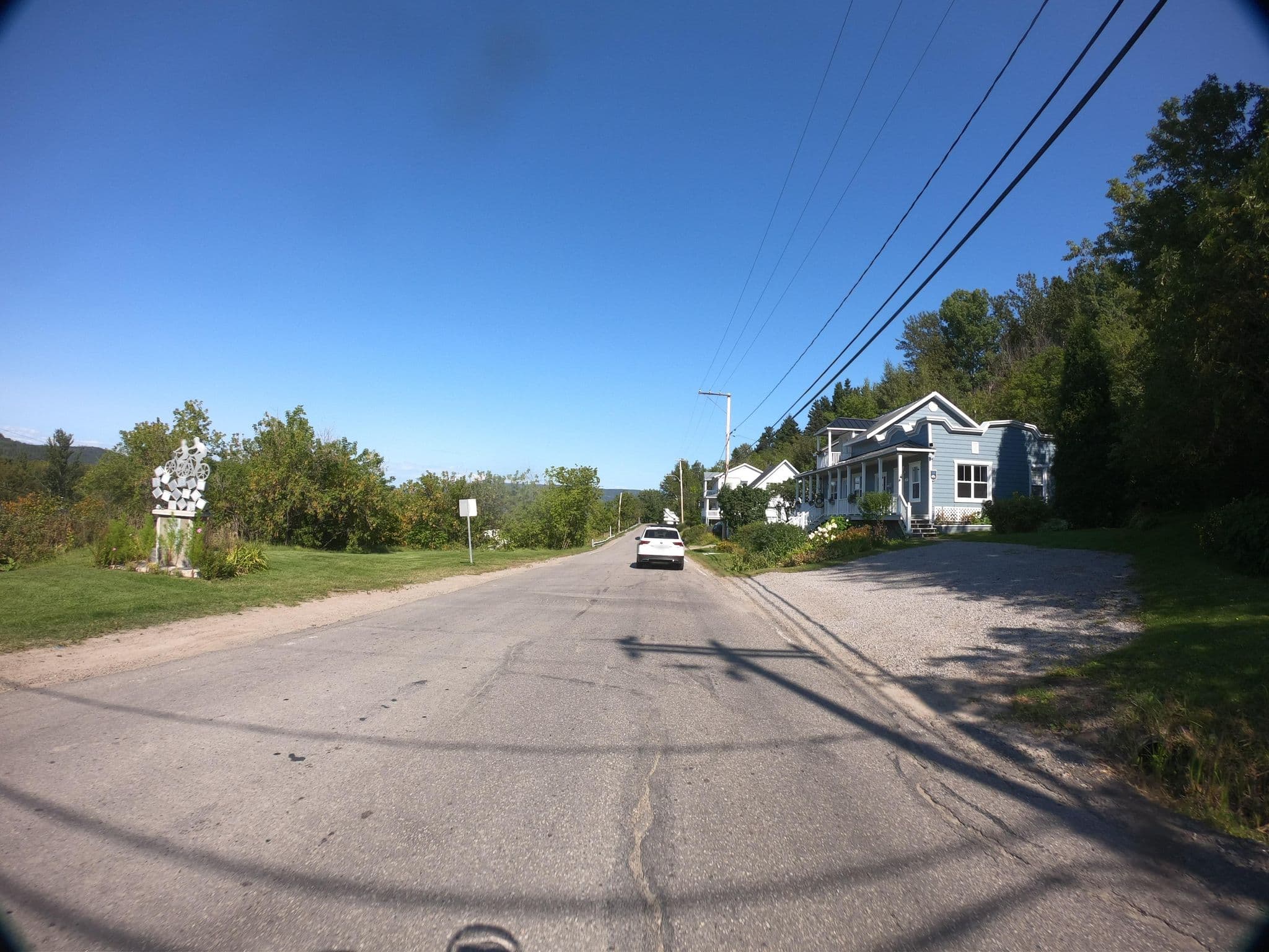 Street view near Gîte du Capitaine, Sacré-Coeur — © pfbreton (CC BY-SA · Mapillary)