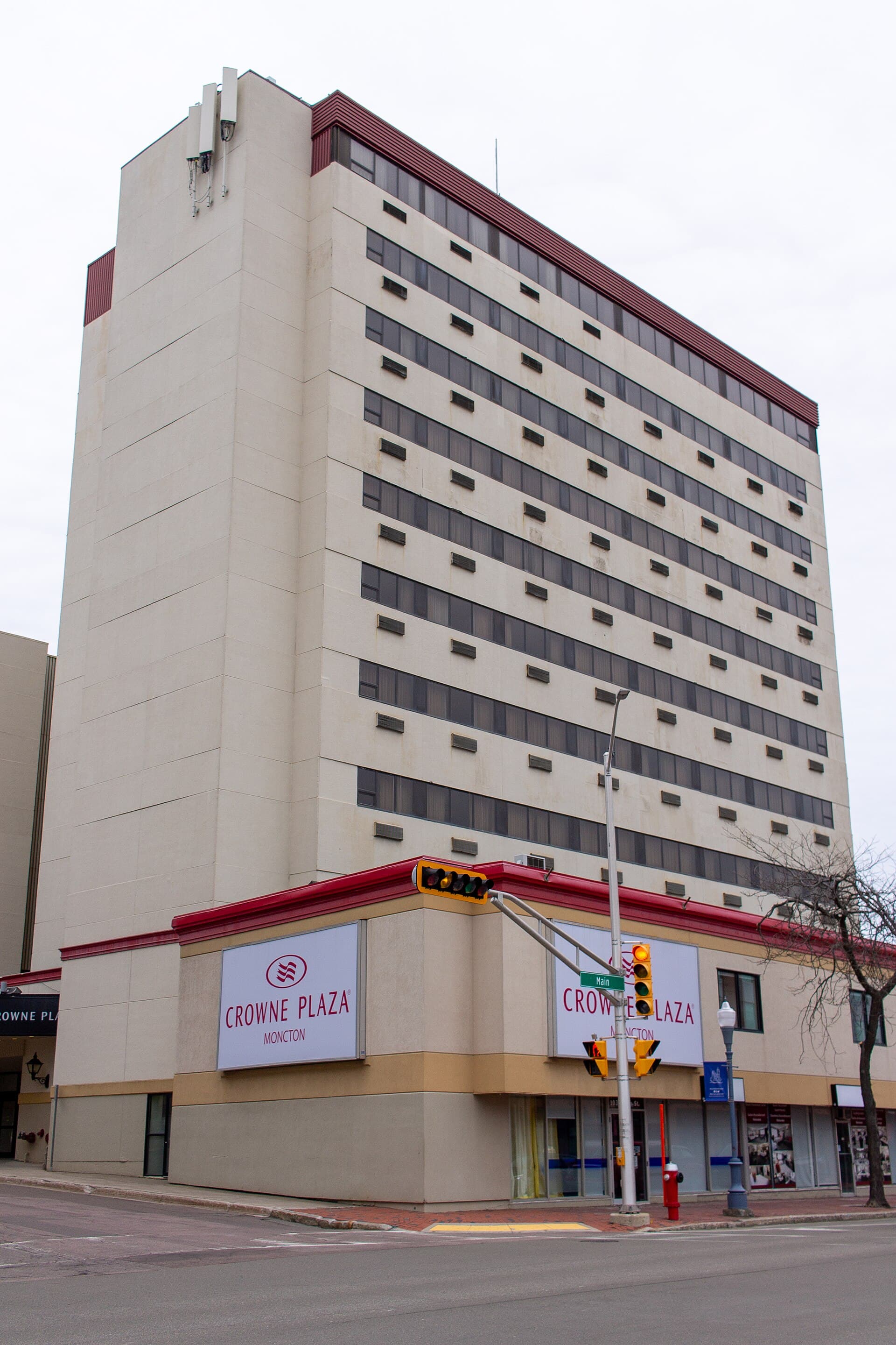 Crowne Plaza Moncton Downtown (via Wikimedia Commons, CC BY-SA 2.0)